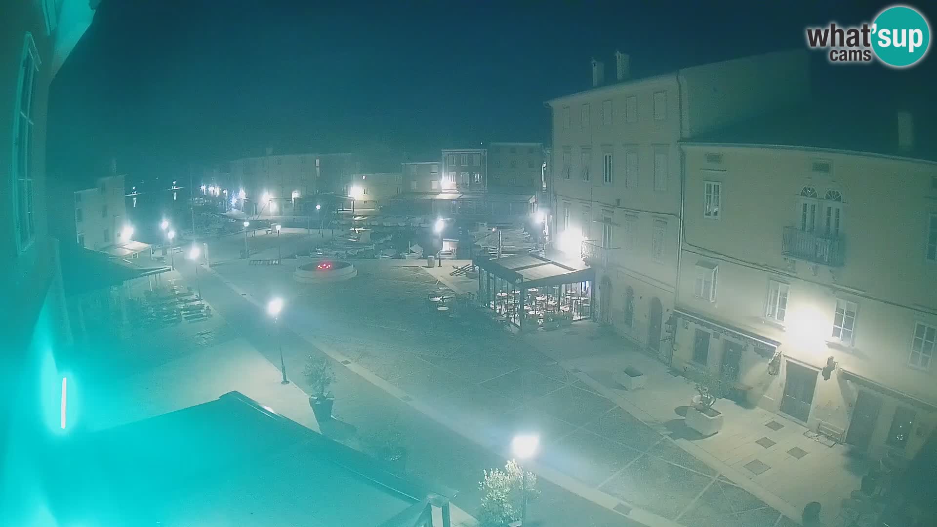 LIVE cam Cres city – place principale et “mandrač” – île de Cres – Croatie