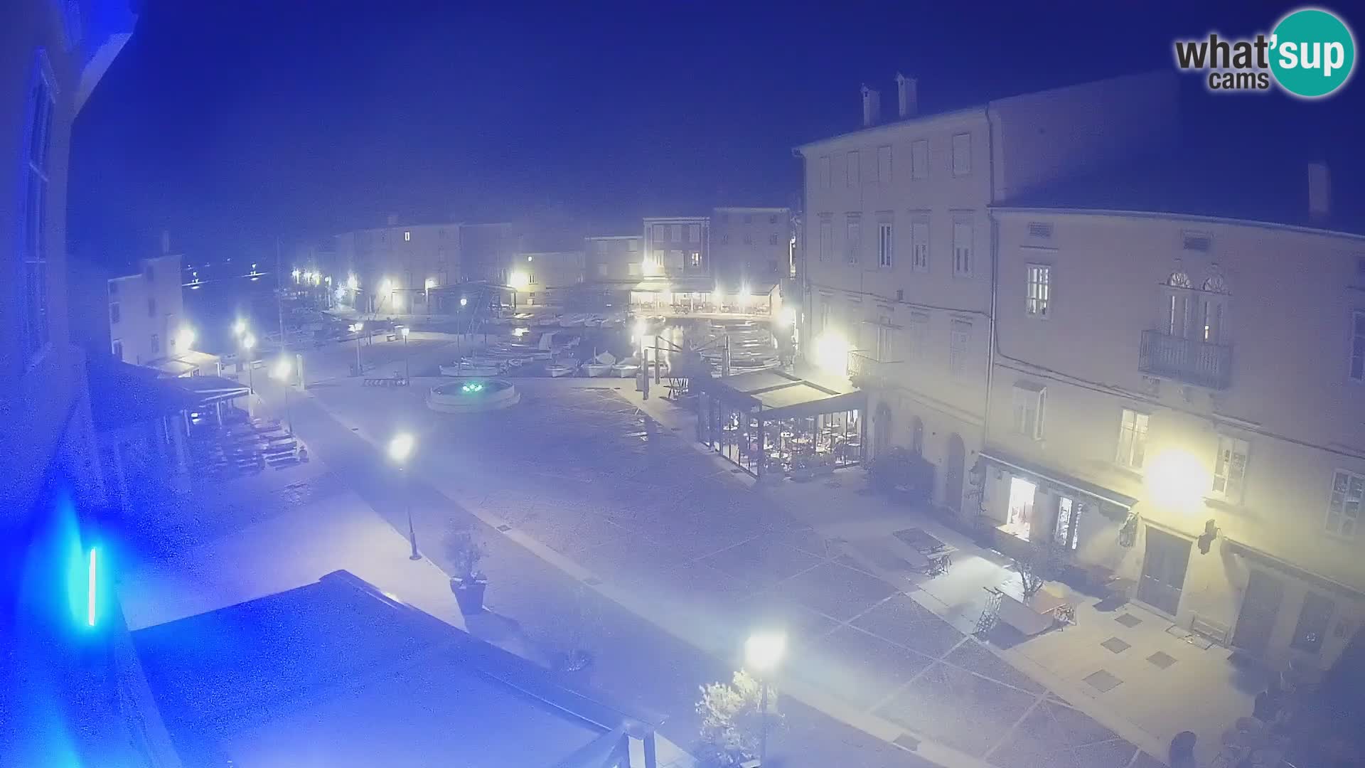 LIVE cam Cres città – piazza principale e “mandrač” – isola di Cherso – Croazia