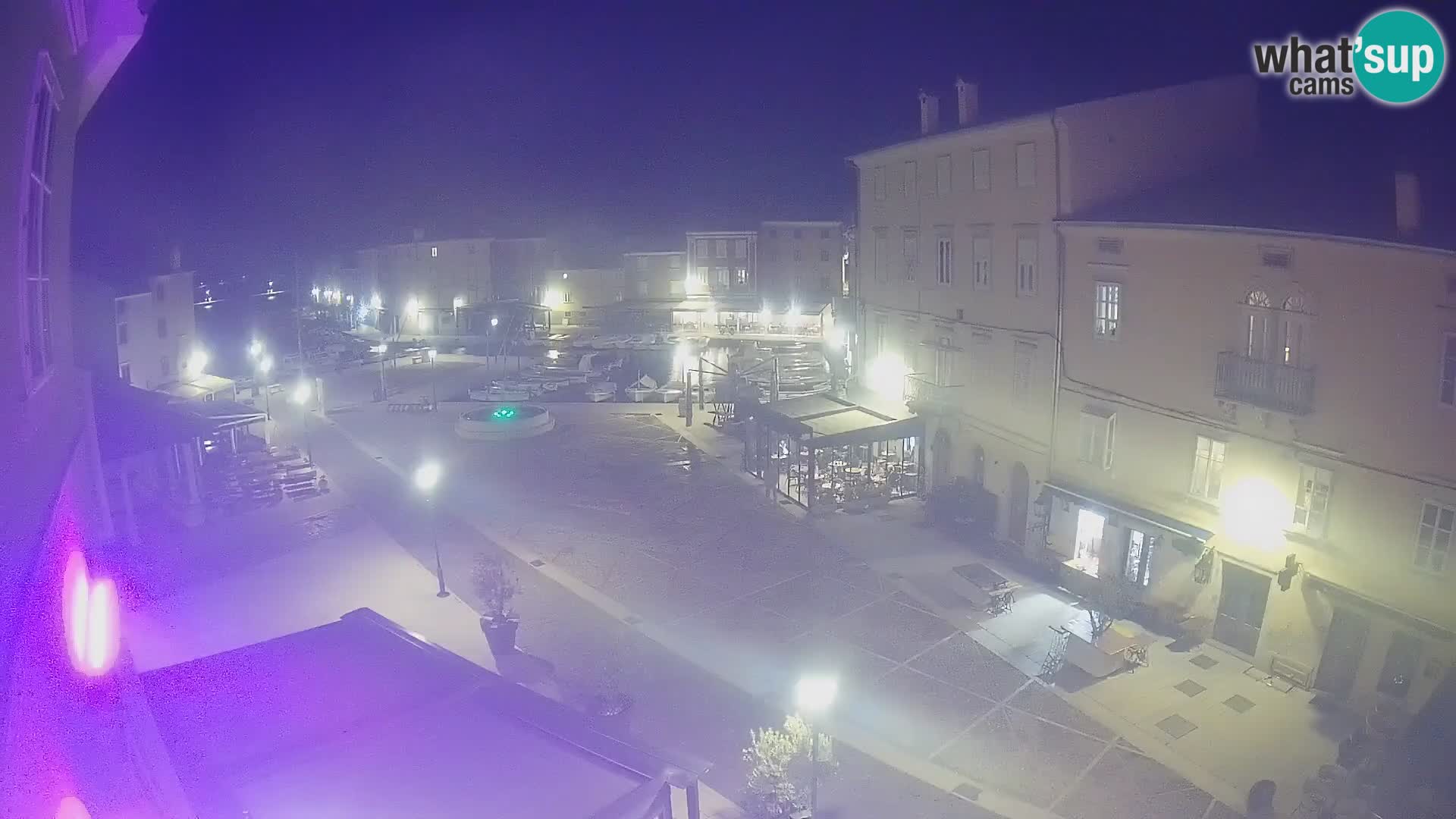 LIVE cam Cres Stadt – Hauptplatz und “mandrač” – Cres Insel – Kroatien