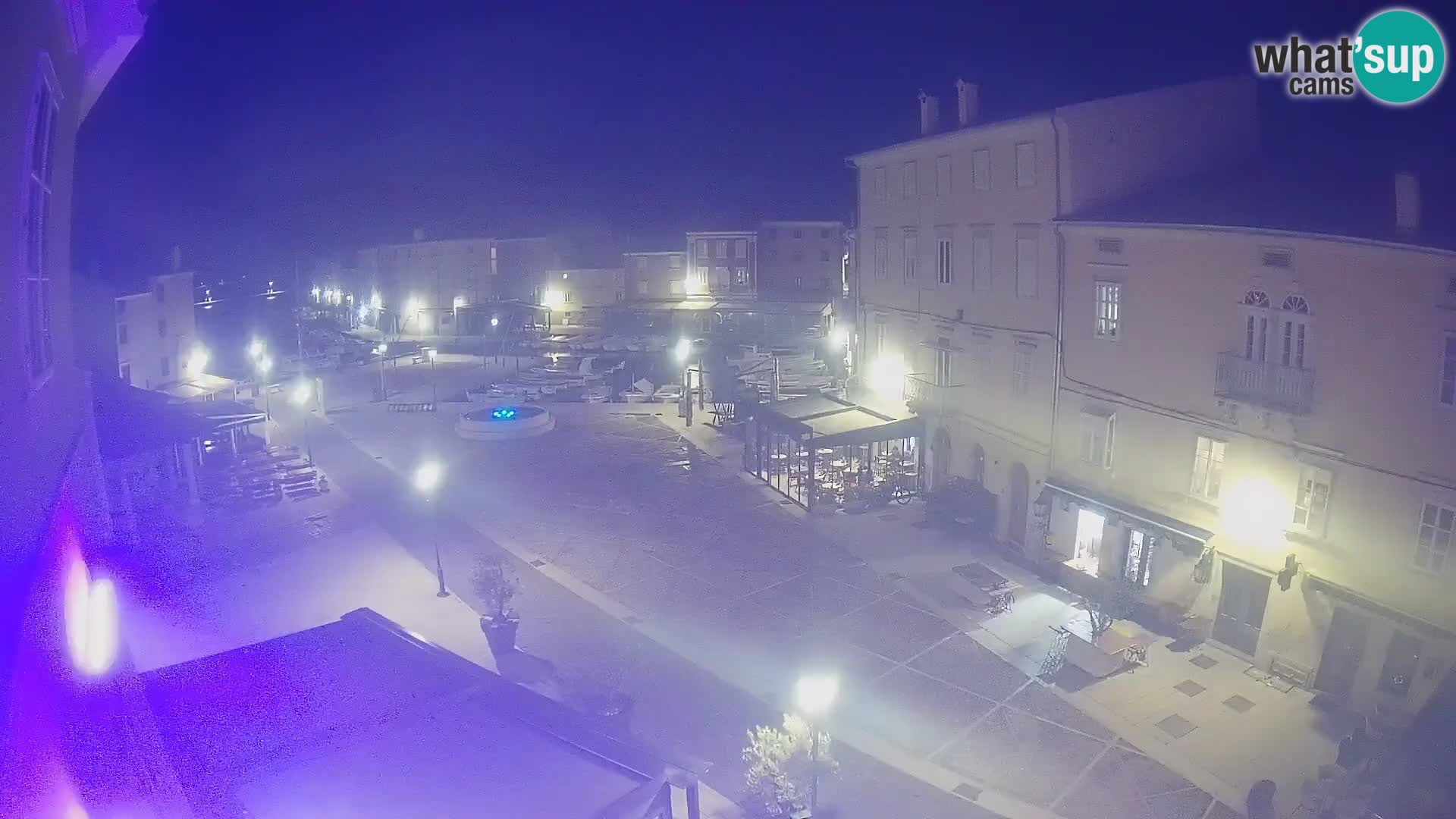 LIVE cam Cres city – place principale et “mandrač” – île de Cres – Croatie