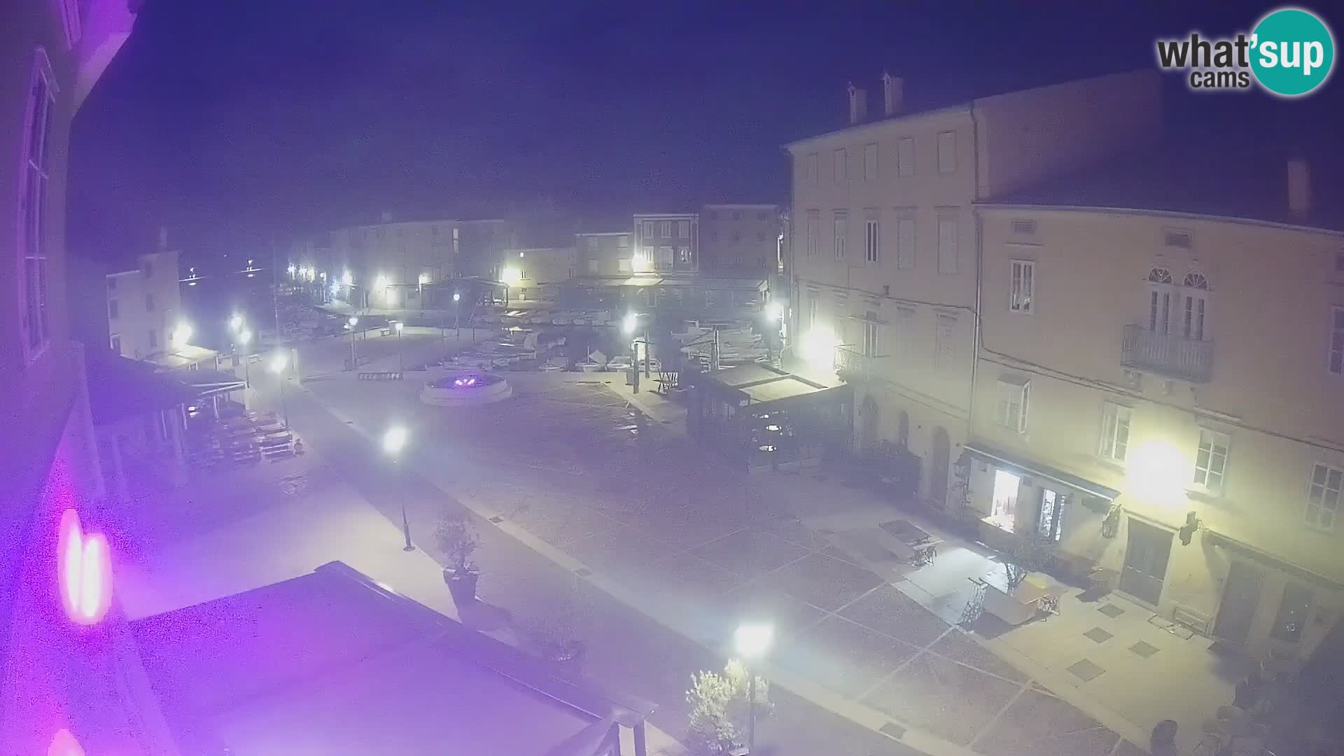 LIVE cam Cres city – place principale et “mandrač” – île de Cres – Croatie