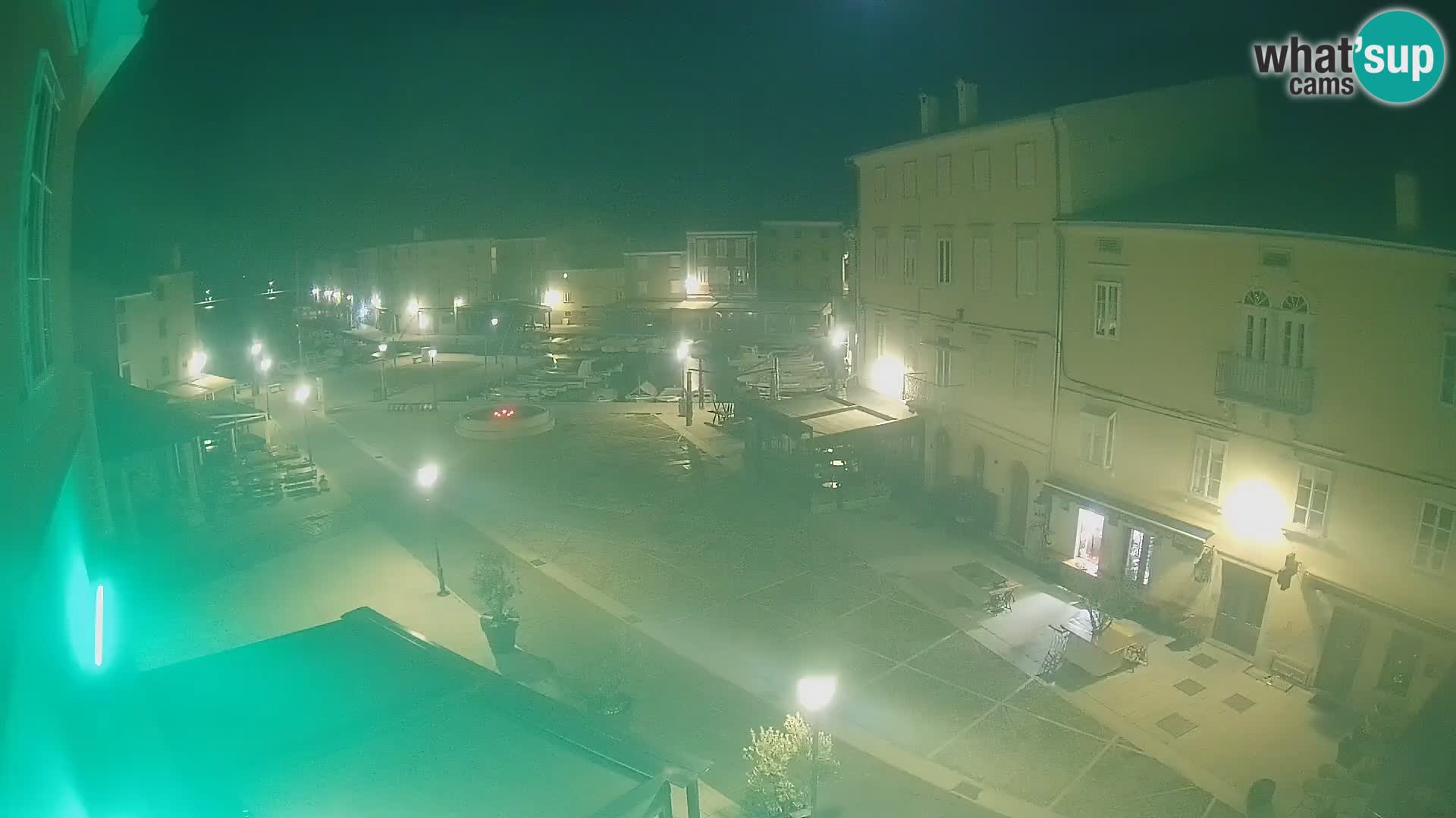 LIVE cam Cres city – place principale et “mandrač” – île de Cres – Croatie