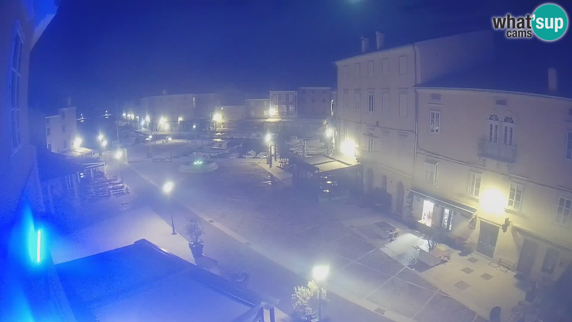 LIVE cam Cres city – place principale et “mandrač” – île de Cres – Croatie