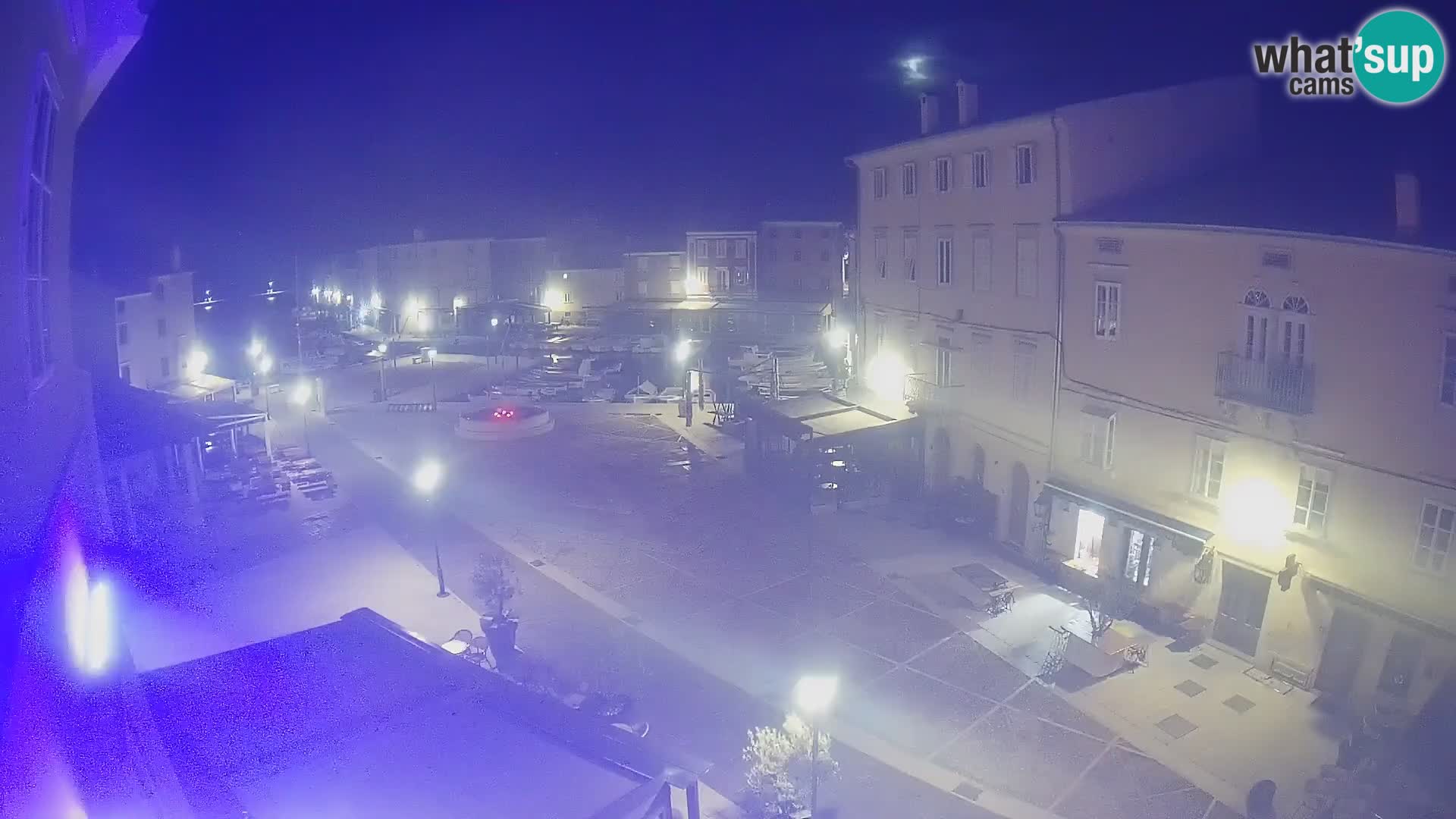 LIVE cam Cres city – place principale et “mandrač” – île de Cres – Croatie
