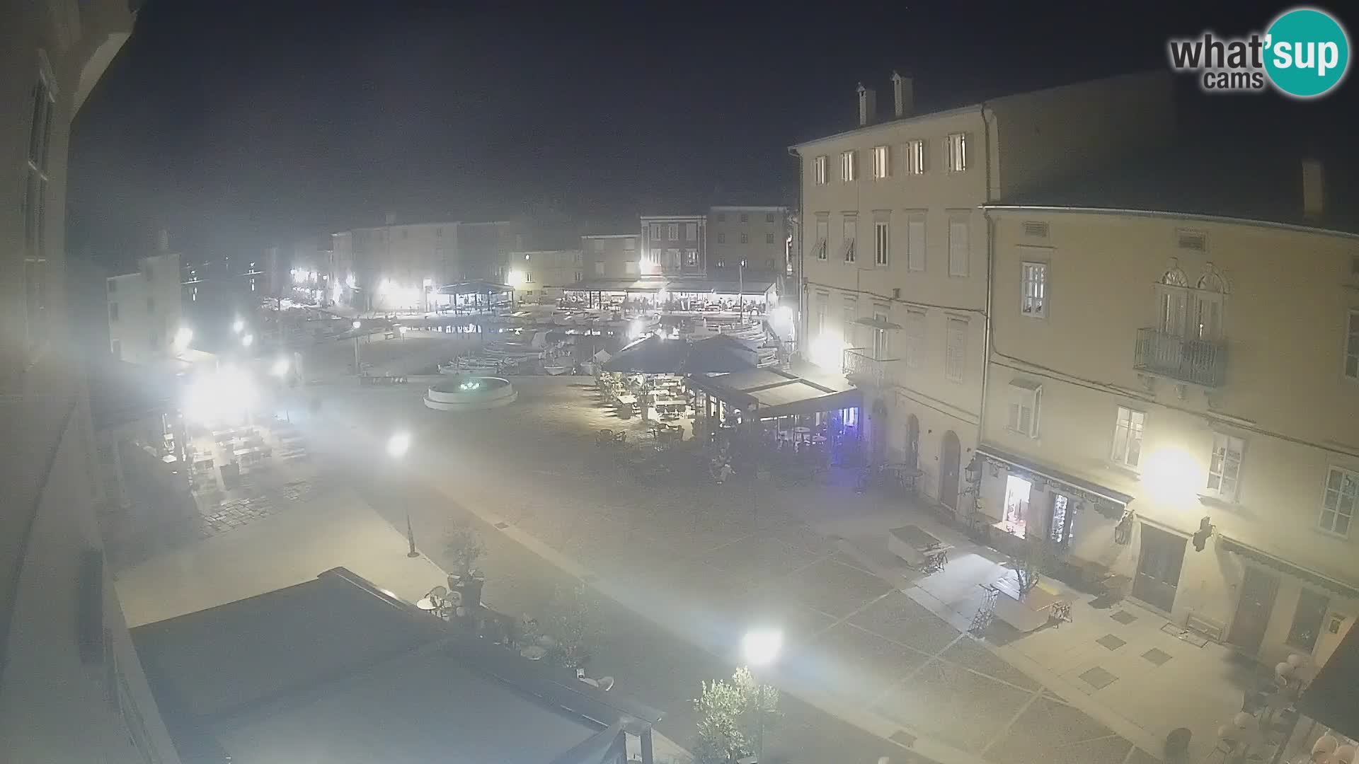 LIVE cam Cres city – place principale et “mandrač” – île de Cres – Croatie