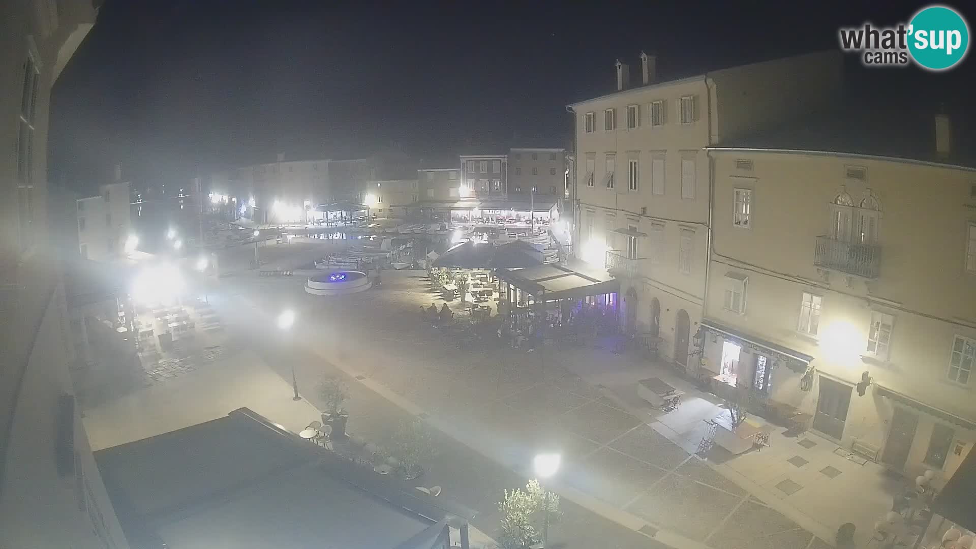LIVE cam Cres città – piazza principale e “mandrač” – isola di Cherso – Croazia