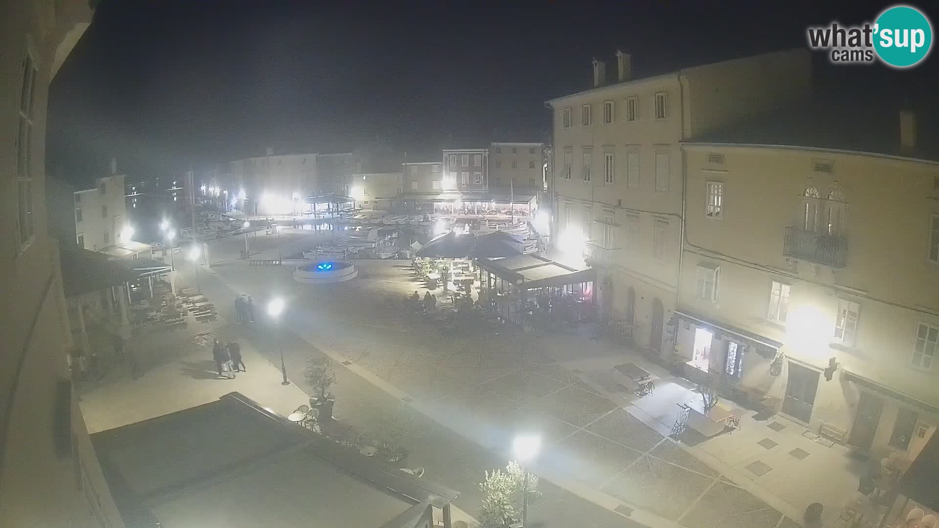 Kamera v ŽIVO Cres mesto – glavni trg in “mandrač” – otok Cres – Hrvaška