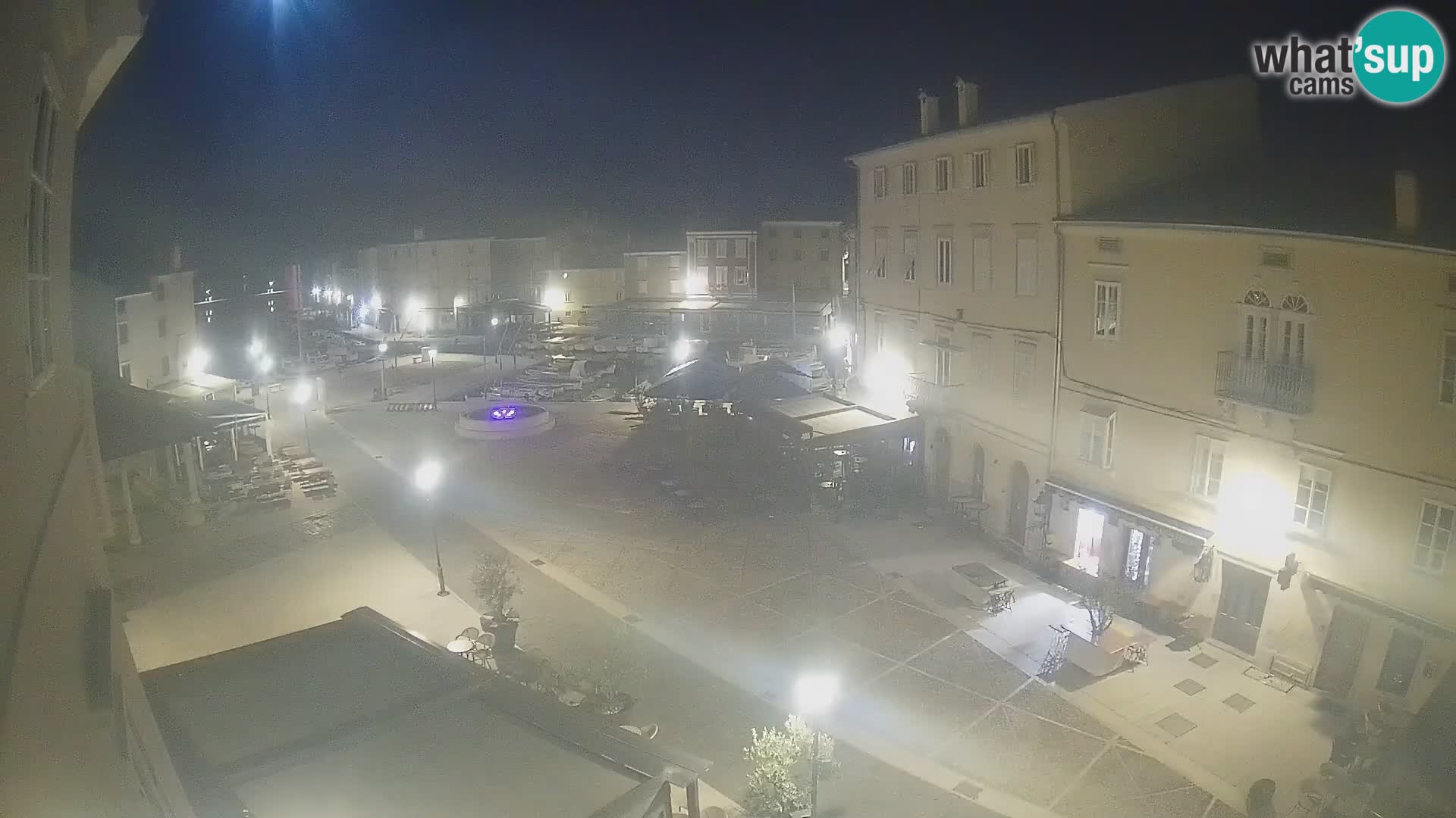 Cámara en vivo ciudad de Cres – plaza principal y “mandrač” – isla de Cres – Croacia