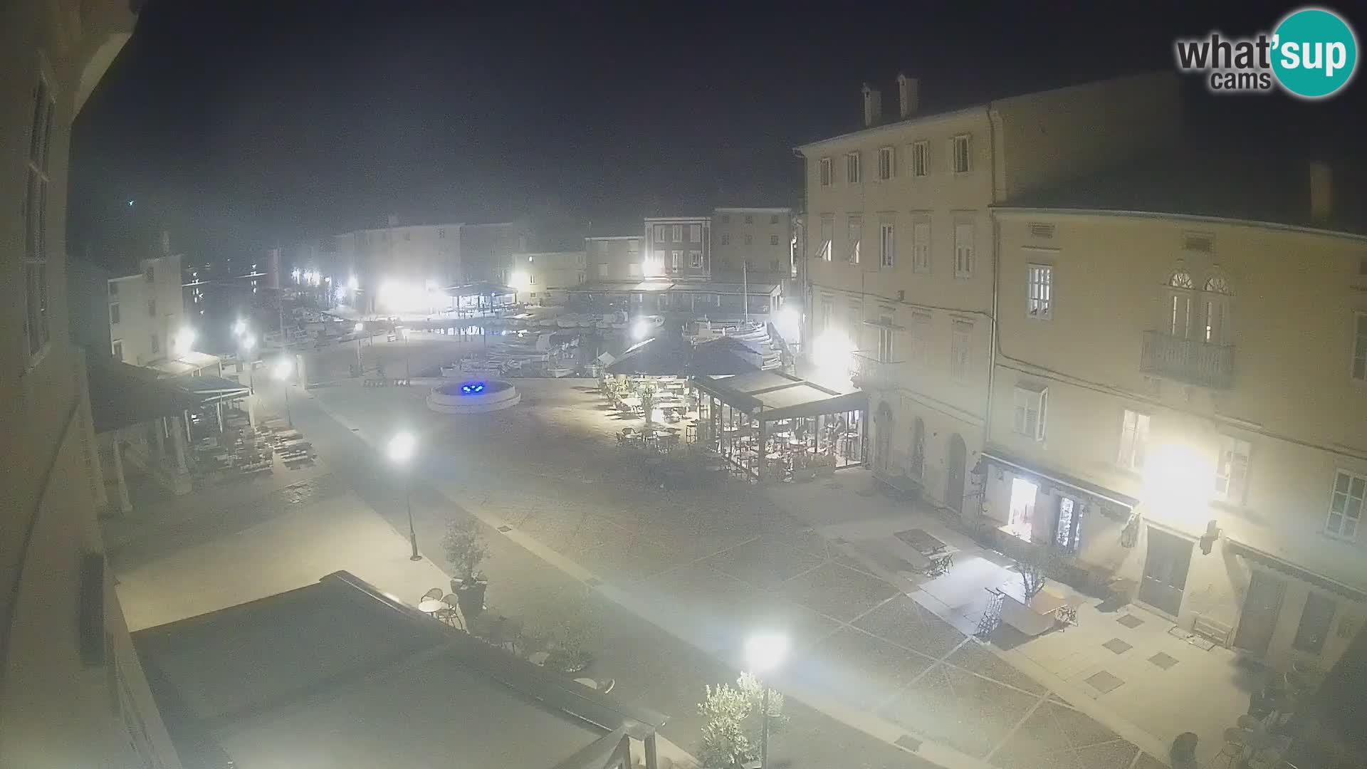 LIVE cam Cres città – piazza principale e “mandrač” – isola di Cherso – Croazia