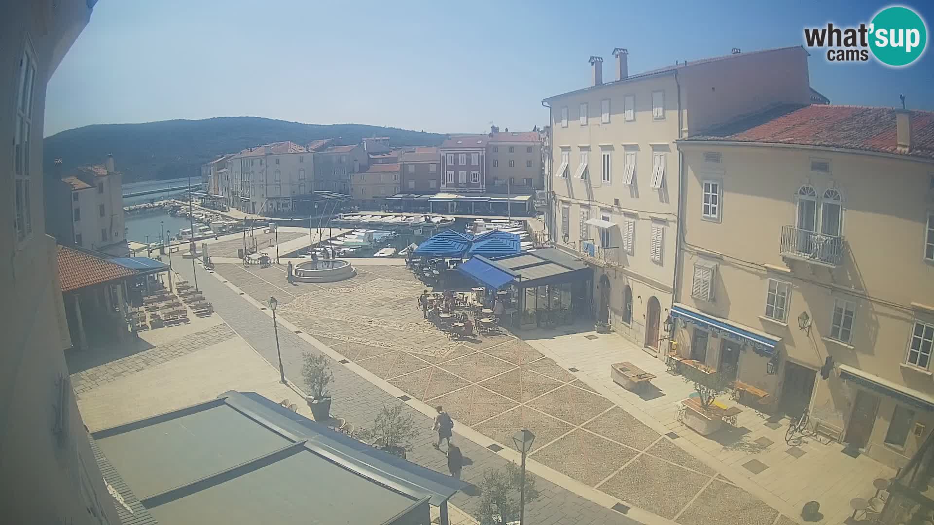 LIVE cam Cres Stadt – Hauptplatz und “mandrač” – Cres Insel – Kroatien