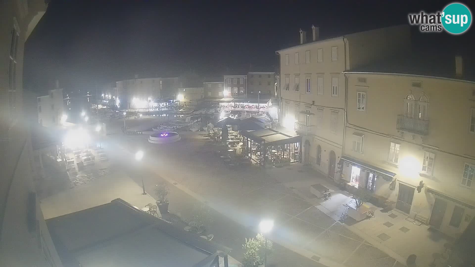 LIVE cam Cres Stadt – Hauptplatz und “mandrač” – Cres Insel – Kroatien