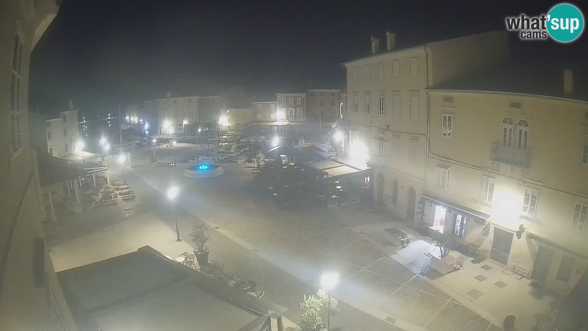 LIVE cam Cres city – place principale et “mandrač” – île de Cres – Croatie