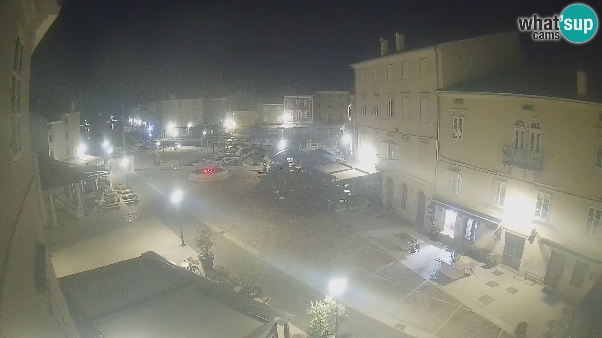 LIVE cam Cres city – place principale et “mandrač” – île de Cres – Croatie