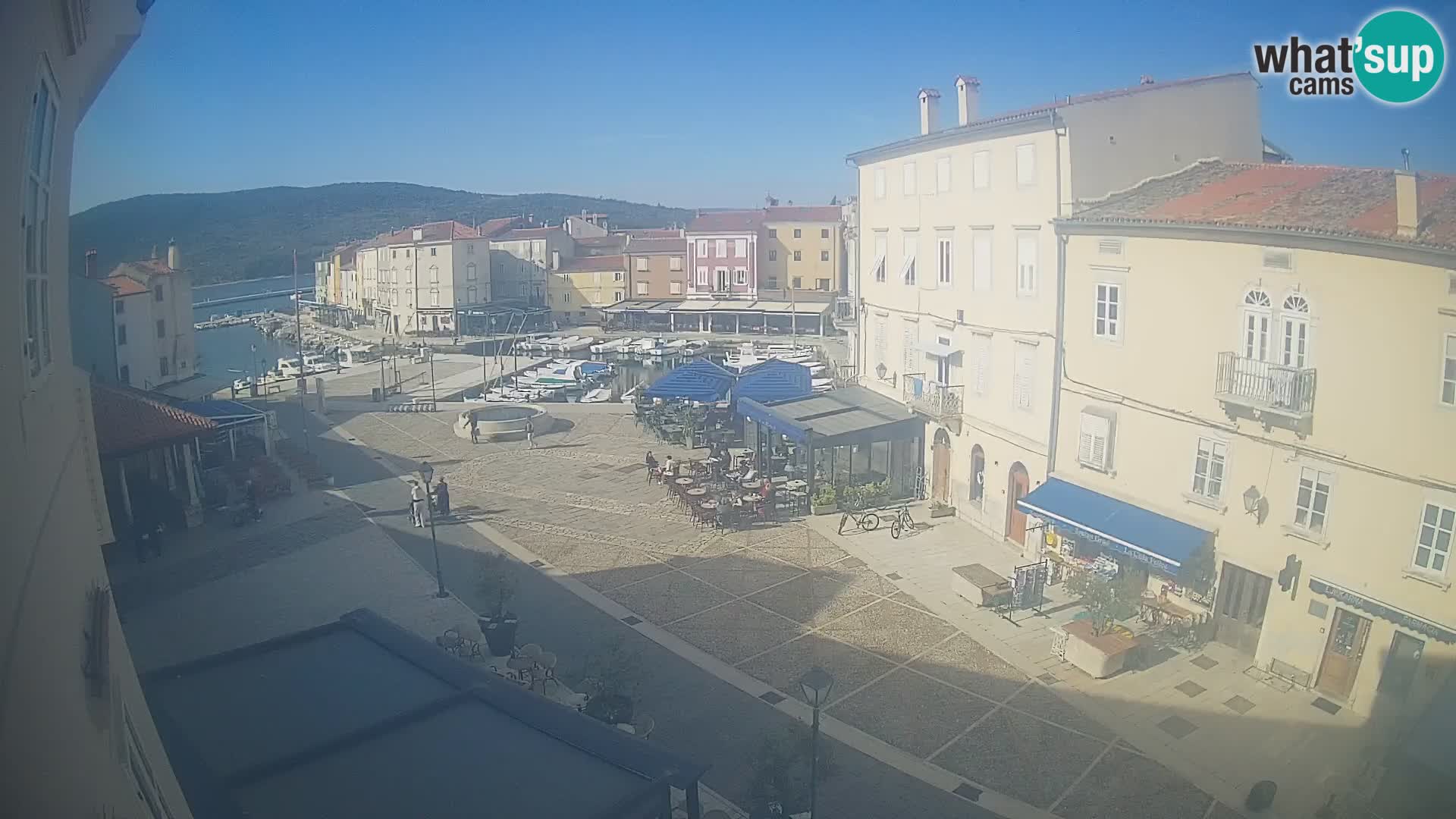 LIVE cam Cres città – piazza principale e “mandrač” – isola di Cherso – Croazia