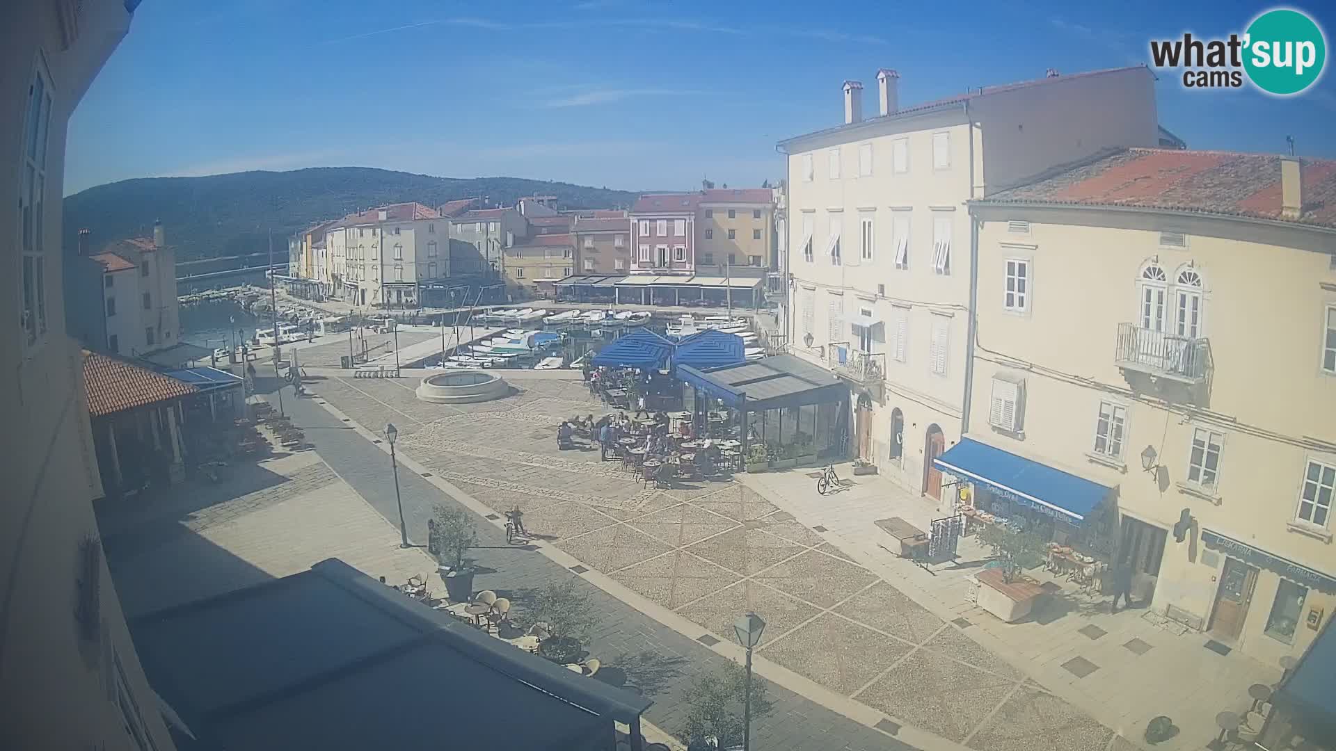 LIVE cam Cres città – piazza principale e “mandrač” – isola di Cherso – Croazia