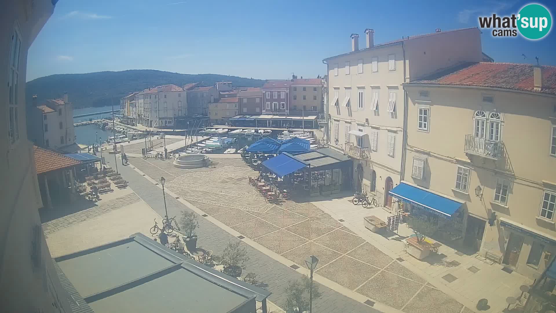 LIVE cam Cres città – piazza principale e “mandrač” – isola di Cherso – Croazia