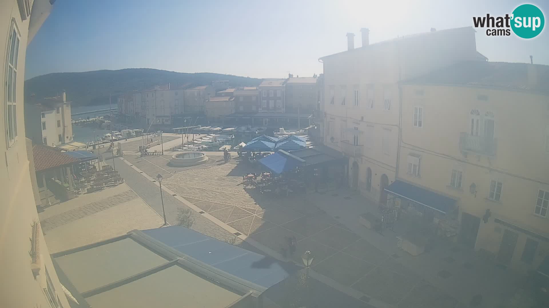 LIVE cam Cres città – piazza principale e “mandrač” – isola di Cherso – Croazia