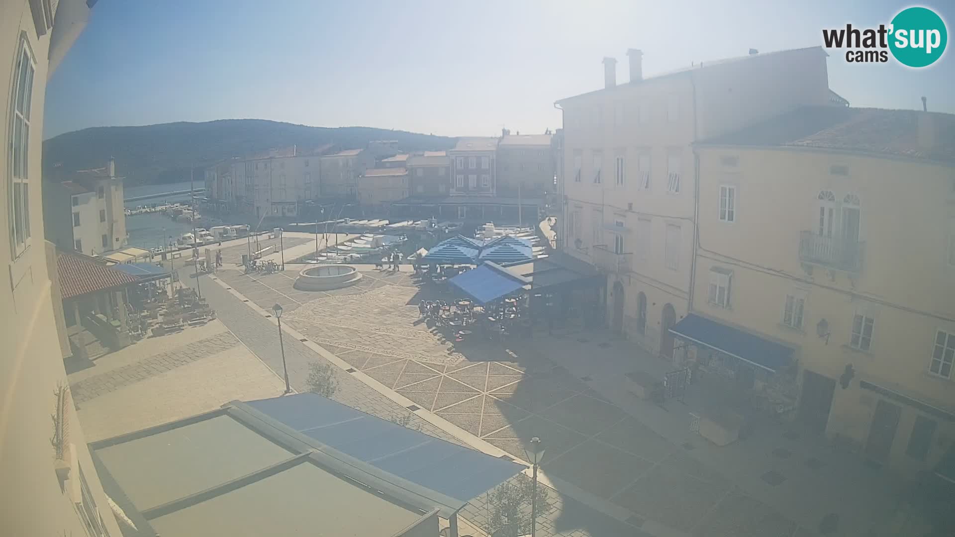 LIVE cam Cres città – piazza principale e “mandrač” – isola di Cherso – Croazia