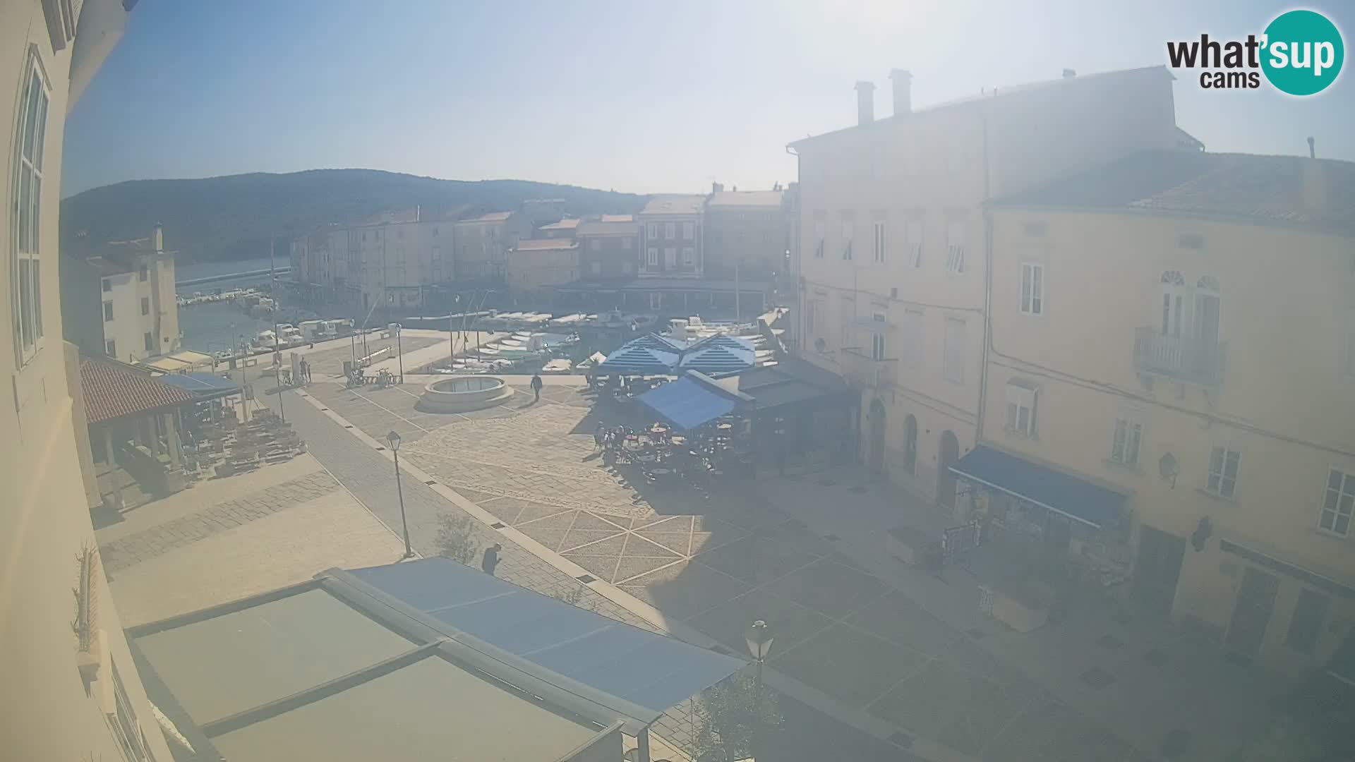 LIVE cam Cres Stadt – Hauptplatz und “mandrač” – Cres Insel – Kroatien