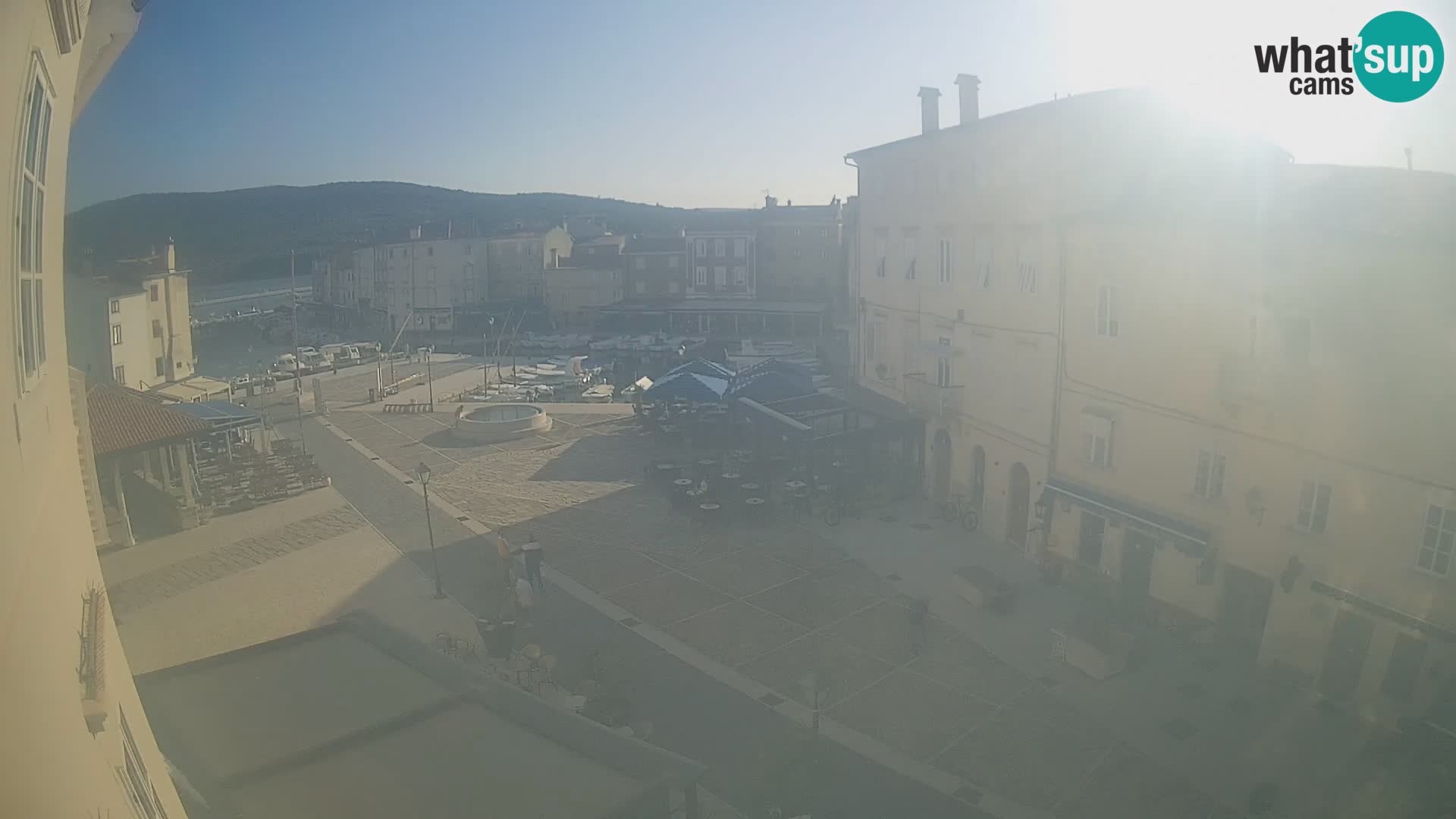 LIVE cam Cres Stadt – Hauptplatz und “mandrač” – Cres Insel – Kroatien