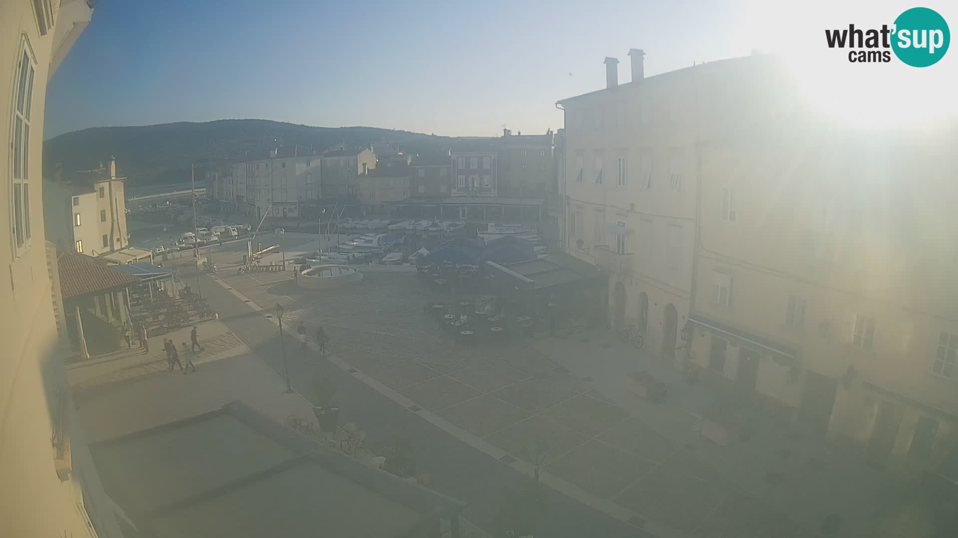 LIVE cam Cres Stadt – Hauptplatz und “mandrač” – Cres Insel – Kroatien