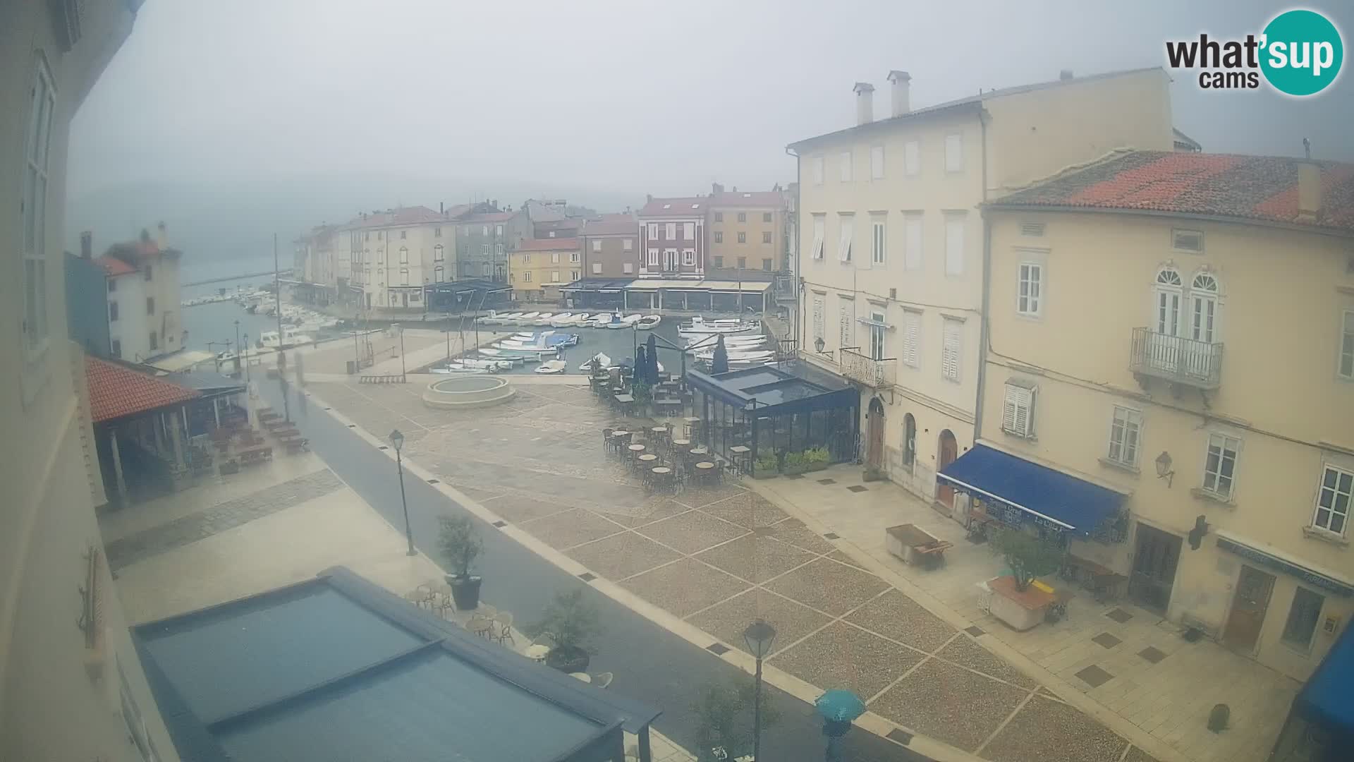 LIVE cam Cres city – place principale et “mandrač” – île de Cres – Croatie