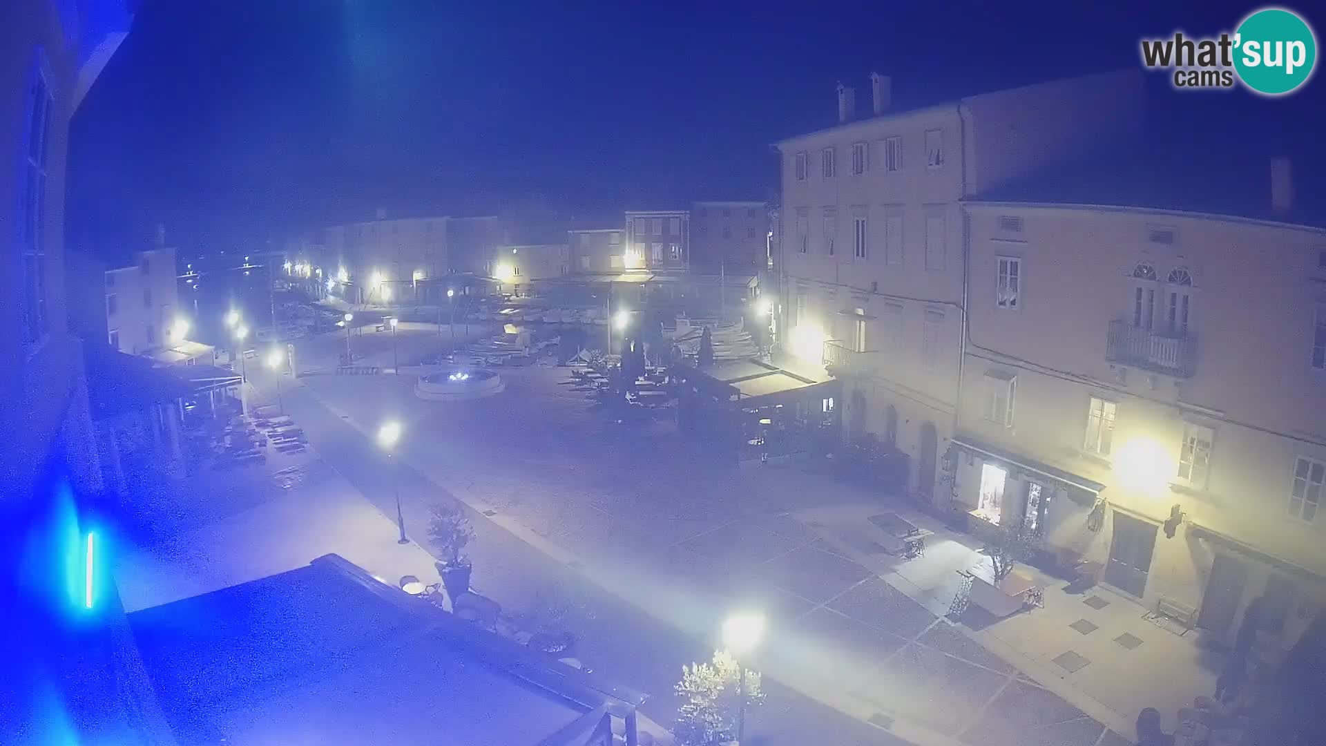 Cámara en vivo ciudad de Cres – plaza principal y “mandrač” – isla de Cres – Croacia