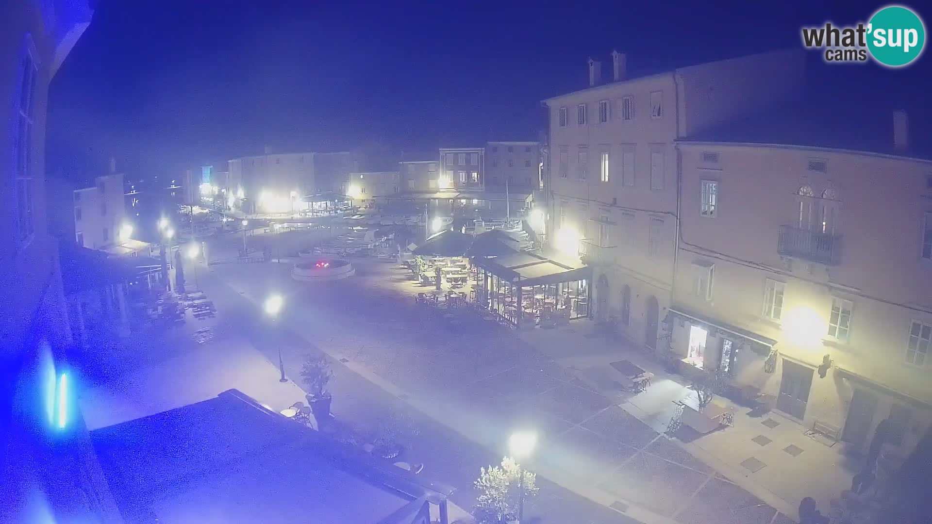 LIVE cam Cres city – place principale et “mandrač” – île de Cres – Croatie