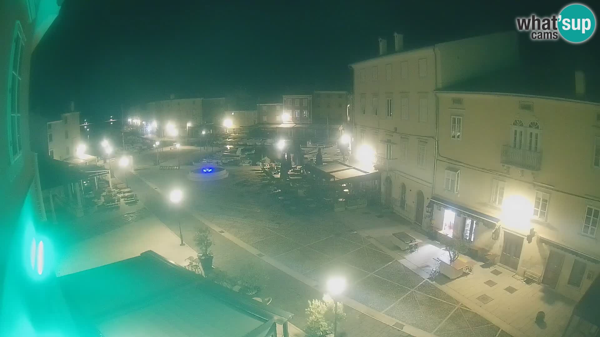 Cámara en vivo ciudad de Cres – plaza principal y “mandrač” – isla de Cres – Croacia