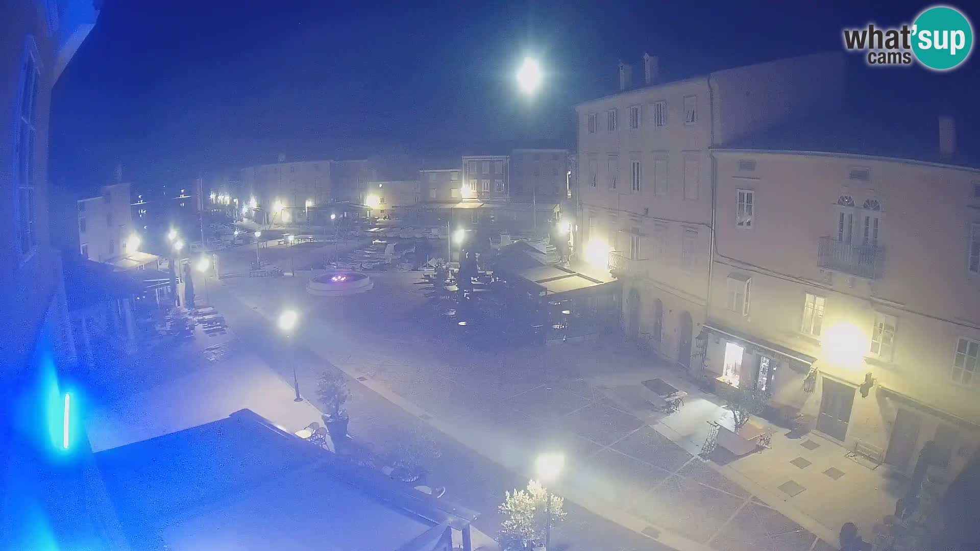 Cámara en vivo ciudad de Cres – plaza principal y “mandrač” – isla de Cres – Croacia