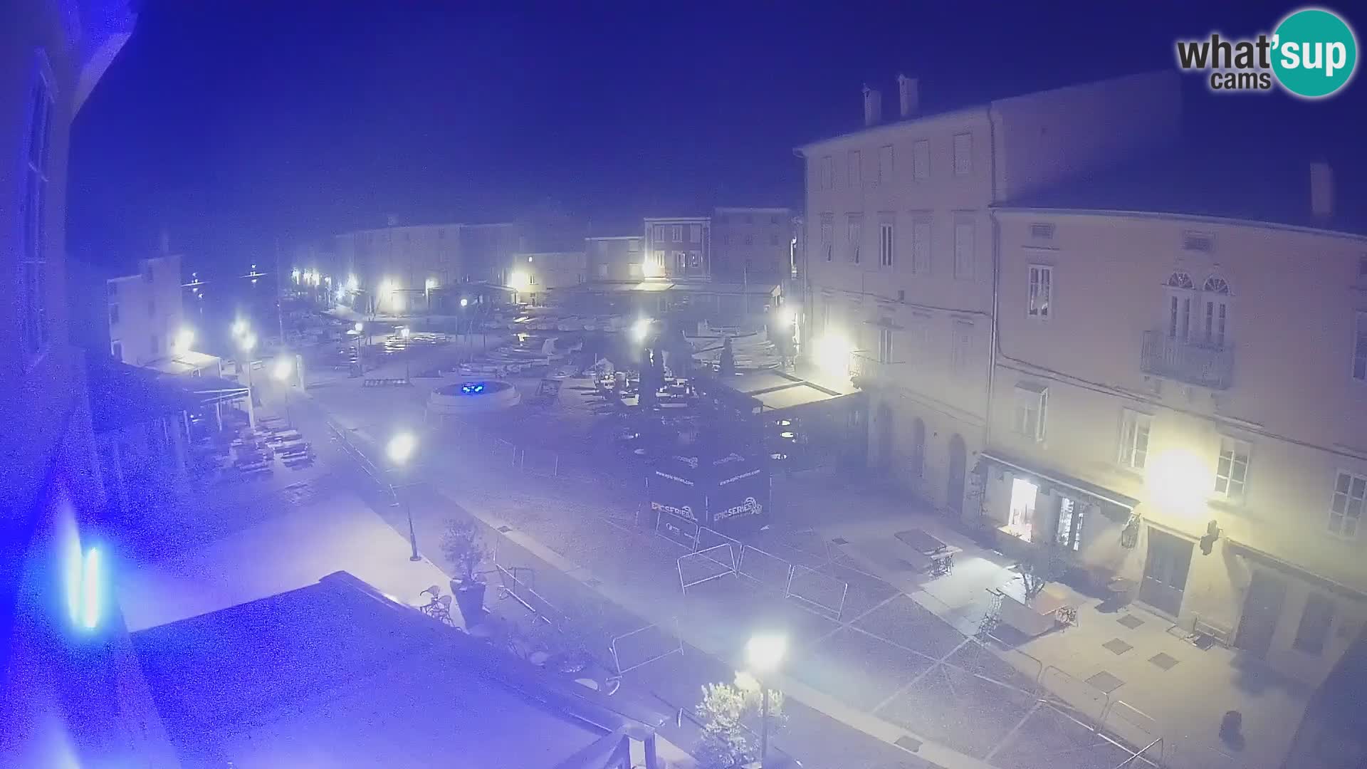 LIVE cam Cres city – place principale et “mandrač” – île de Cres – Croatie