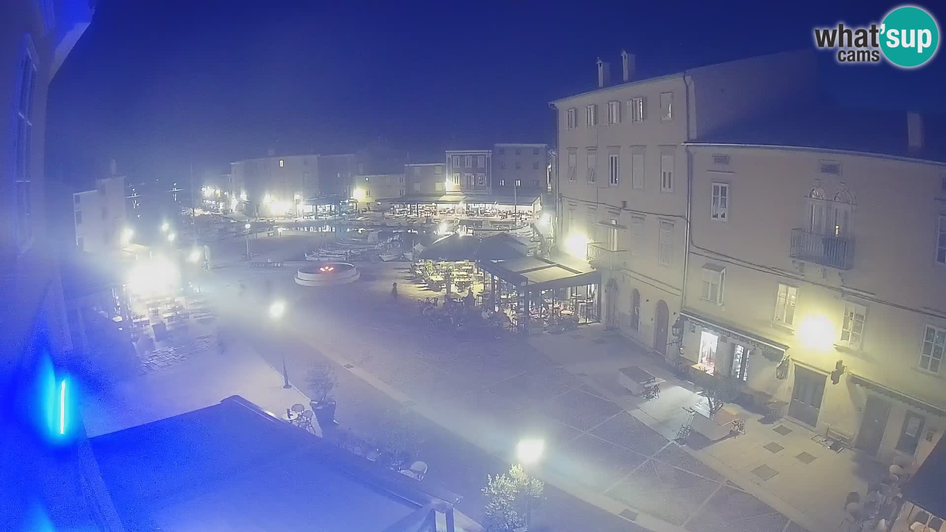 LIVE cam Cres city – place principale et “mandrač” – île de Cres – Croatie