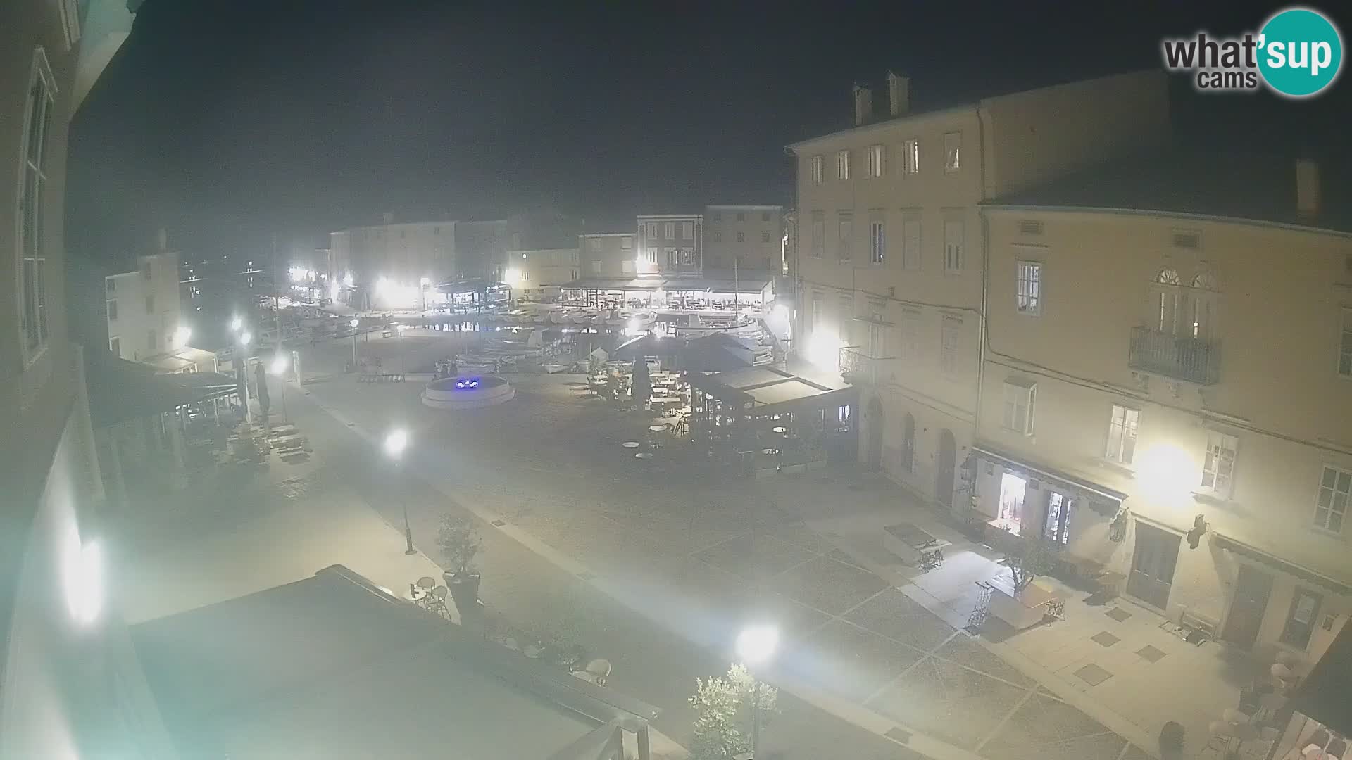 LIVE cam Cres city – place principale et “mandrač” – île de Cres – Croatie