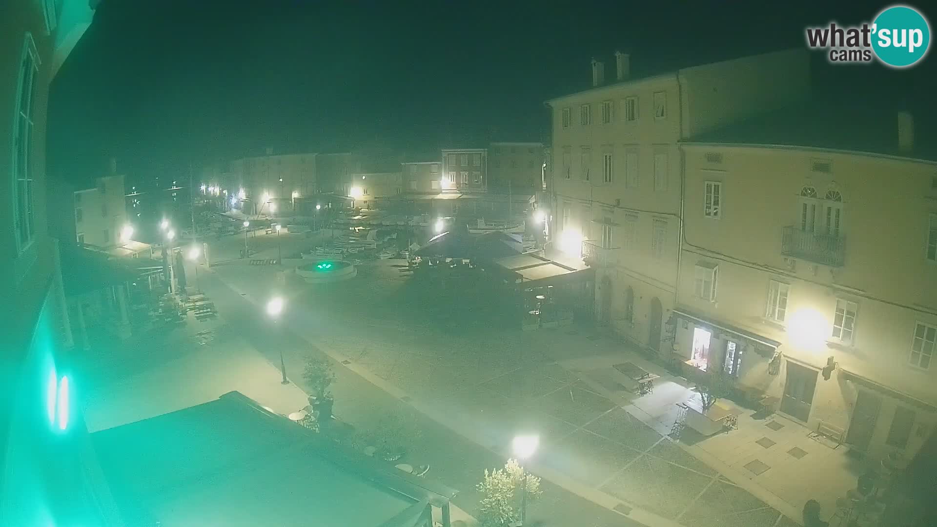 LIVE cam Cres city – place principale et “mandrač” – île de Cres – Croatie