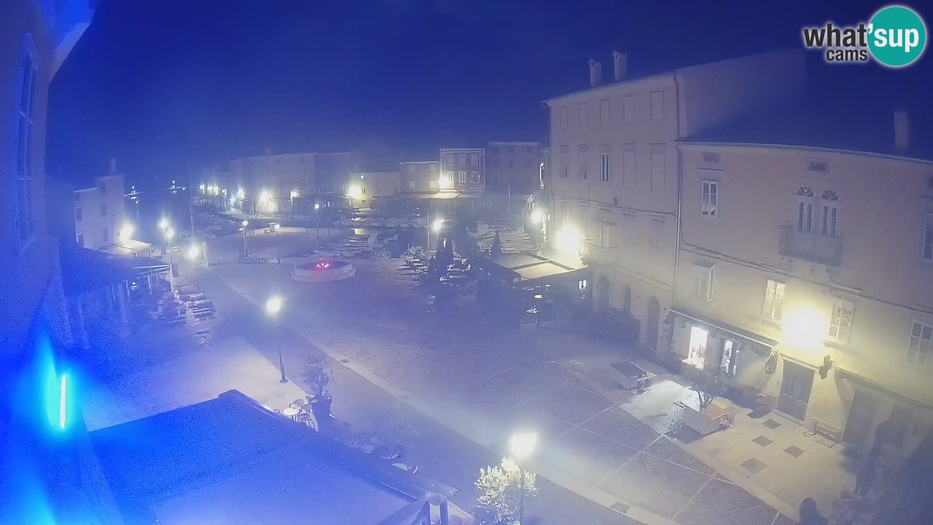 LIVE cam Cres city – place principale et “mandrač” – île de Cres – Croatie