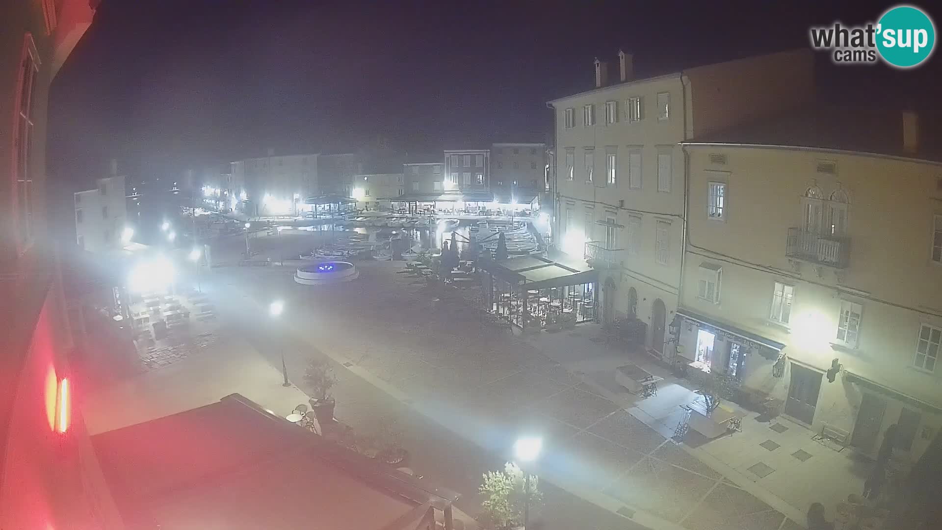 LIVE cam Cres city – place principale et “mandrač” – île de Cres – Croatie