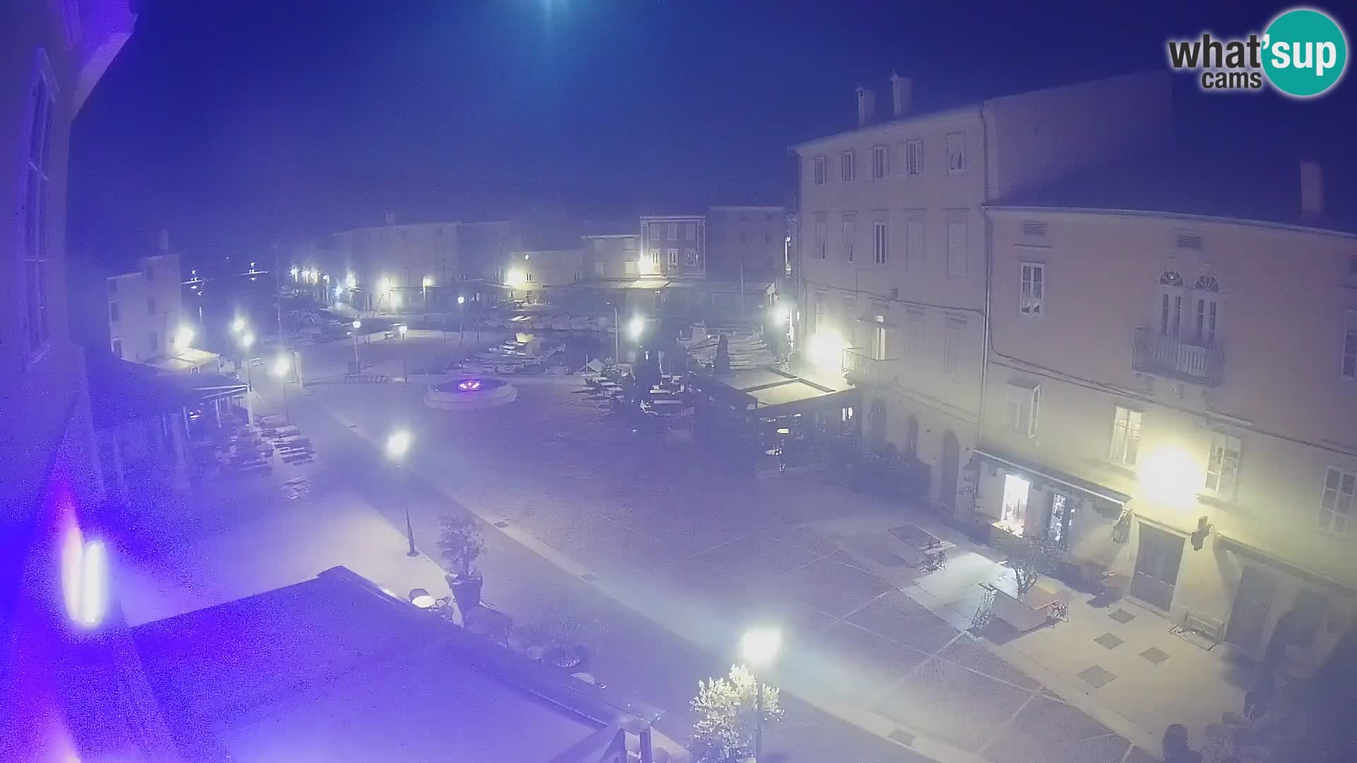 LIVE cam Cres Stadt – Hauptplatz und “mandrač” – Cres Insel – Kroatien