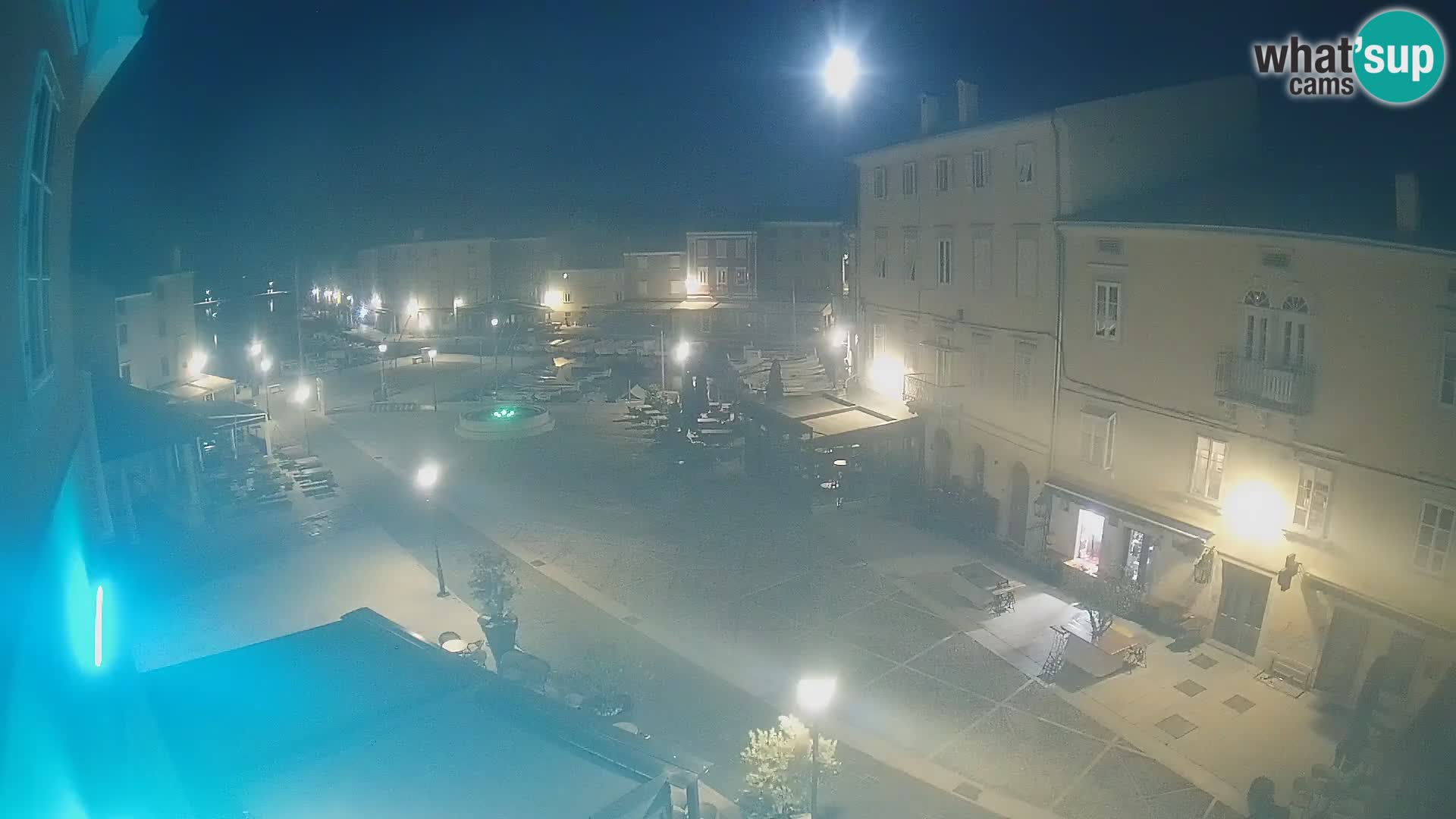 LIVE cam Cres Stadt – Hauptplatz und “mandrač” – Cres Insel – Kroatien