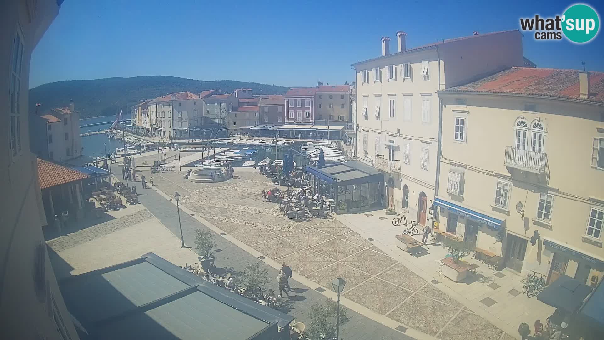 LIVE cam Cres città – piazza principale e “mandrač” – isola di Cherso – Croazia