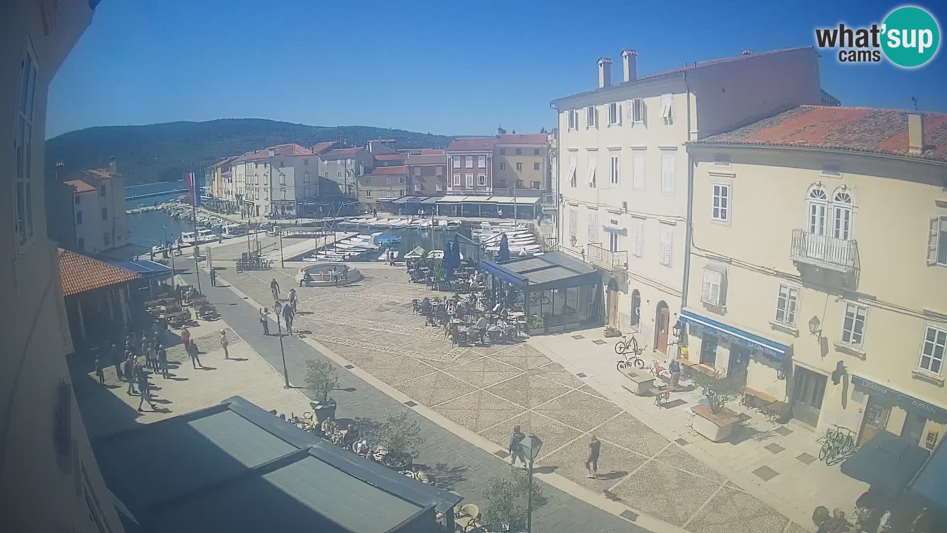 LIVE cam Cres Stadt – Hauptplatz und “mandrač” – Cres Insel – Kroatien