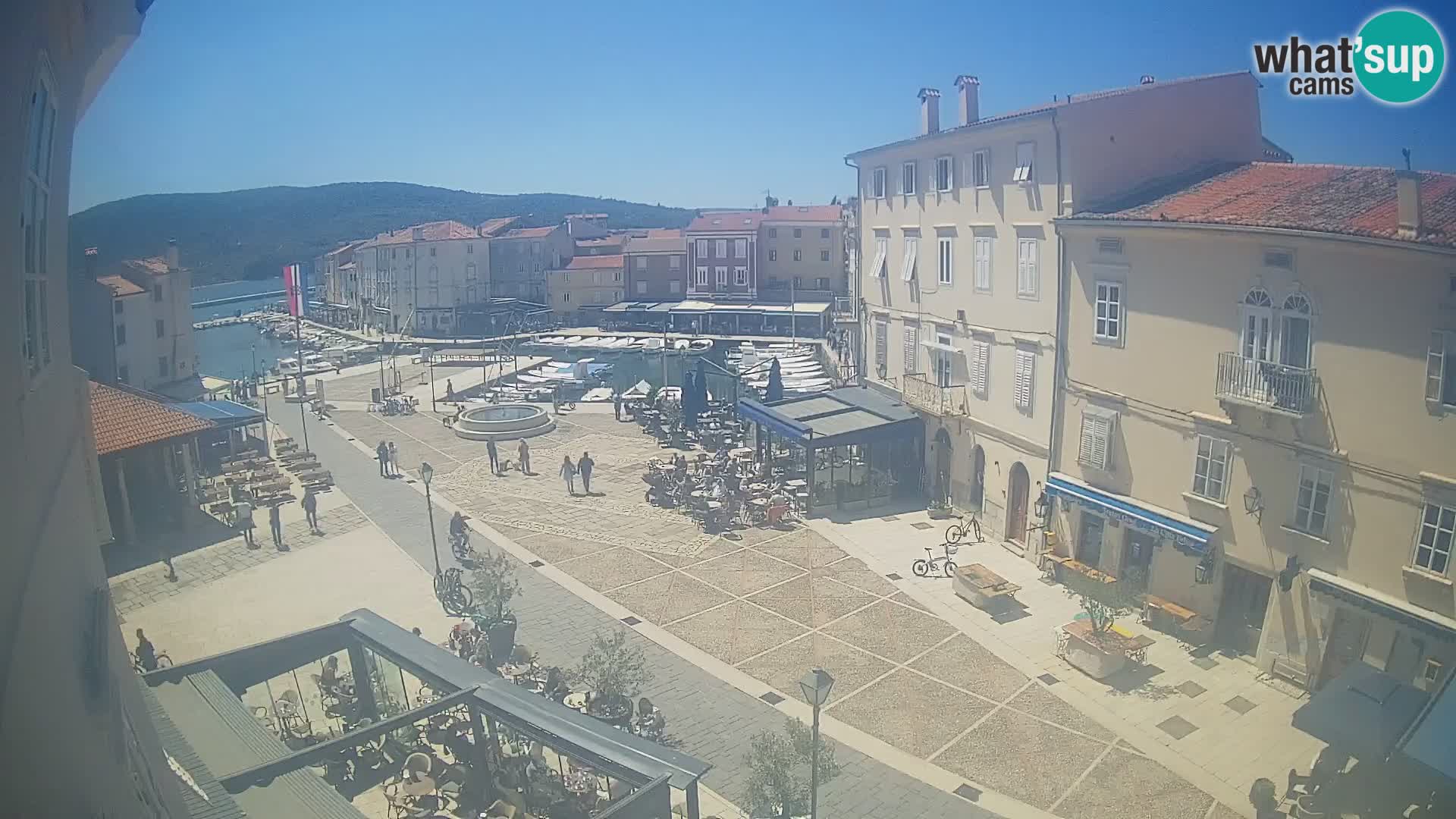 LIVE cam Cres città – piazza principale e “mandrač” – isola di Cherso – Croazia