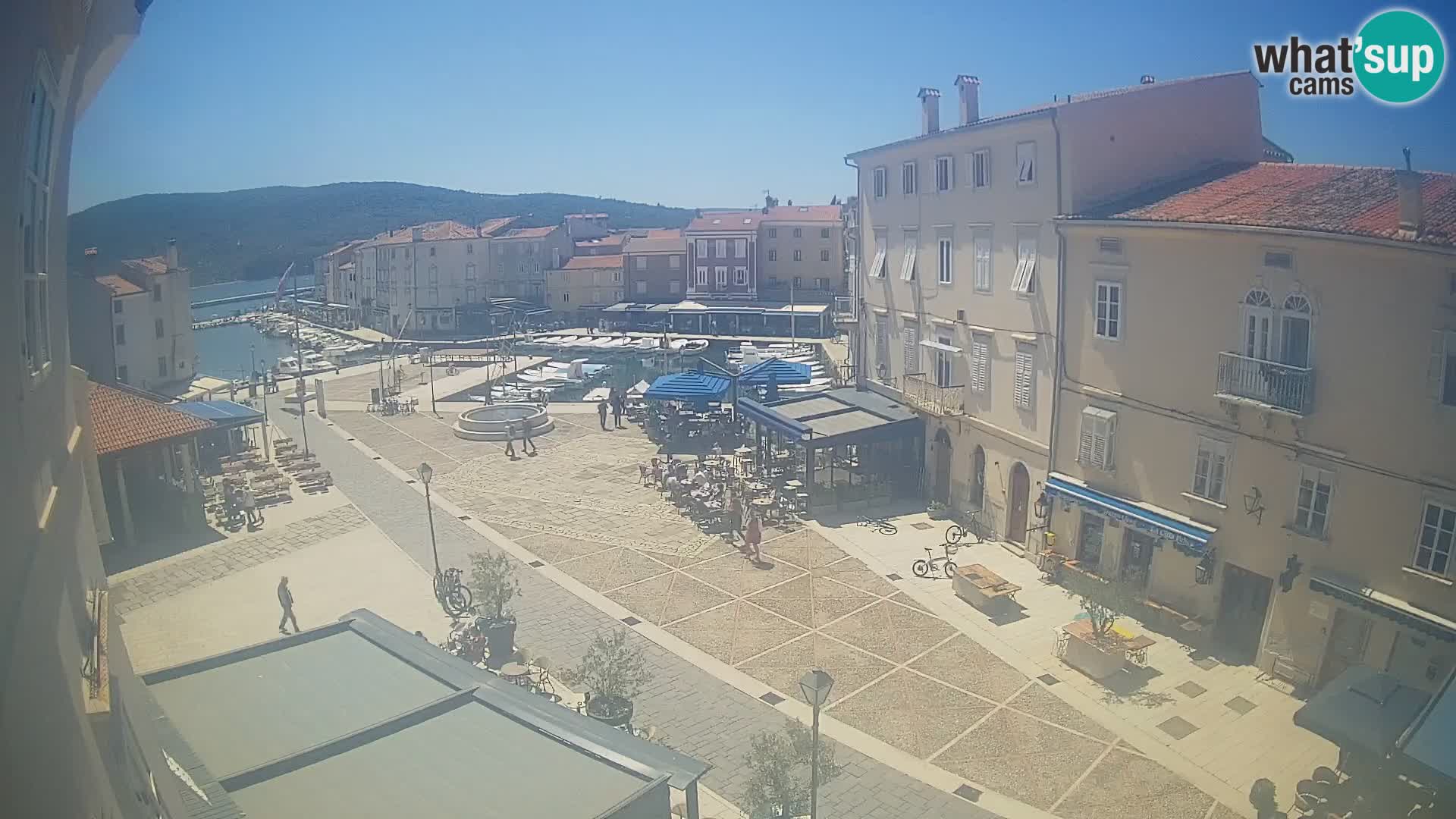 LIVE cam Cres città – piazza principale e “mandrač” – isola di Cherso – Croazia