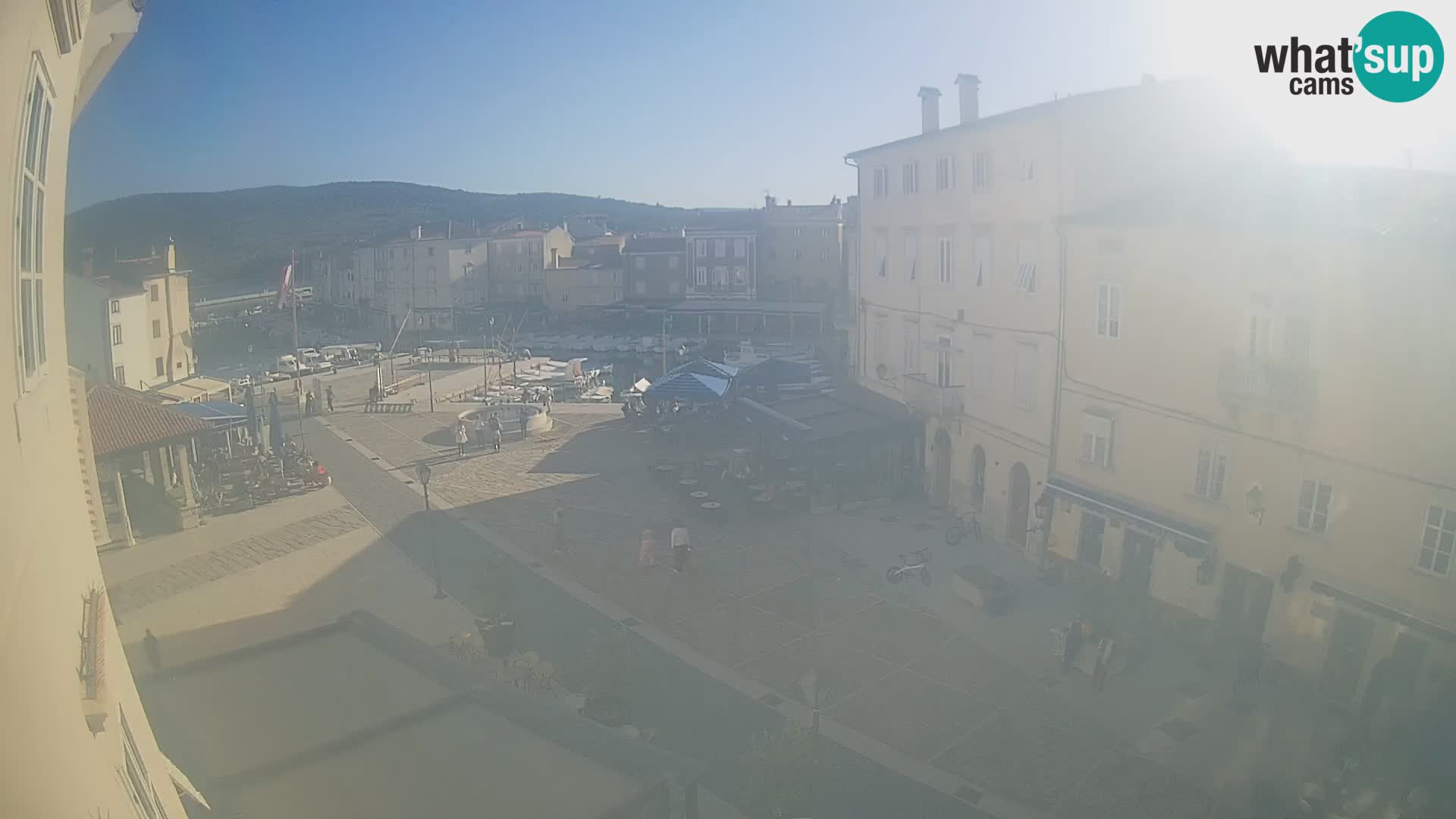 LIVE cam Cres città – piazza principale e “mandrač” – isola di Cherso – Croazia