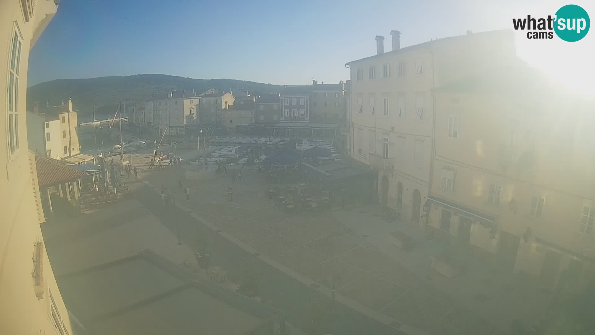 LIVE cam Cres città – piazza principale e “mandrač” – isola di Cherso – Croazia