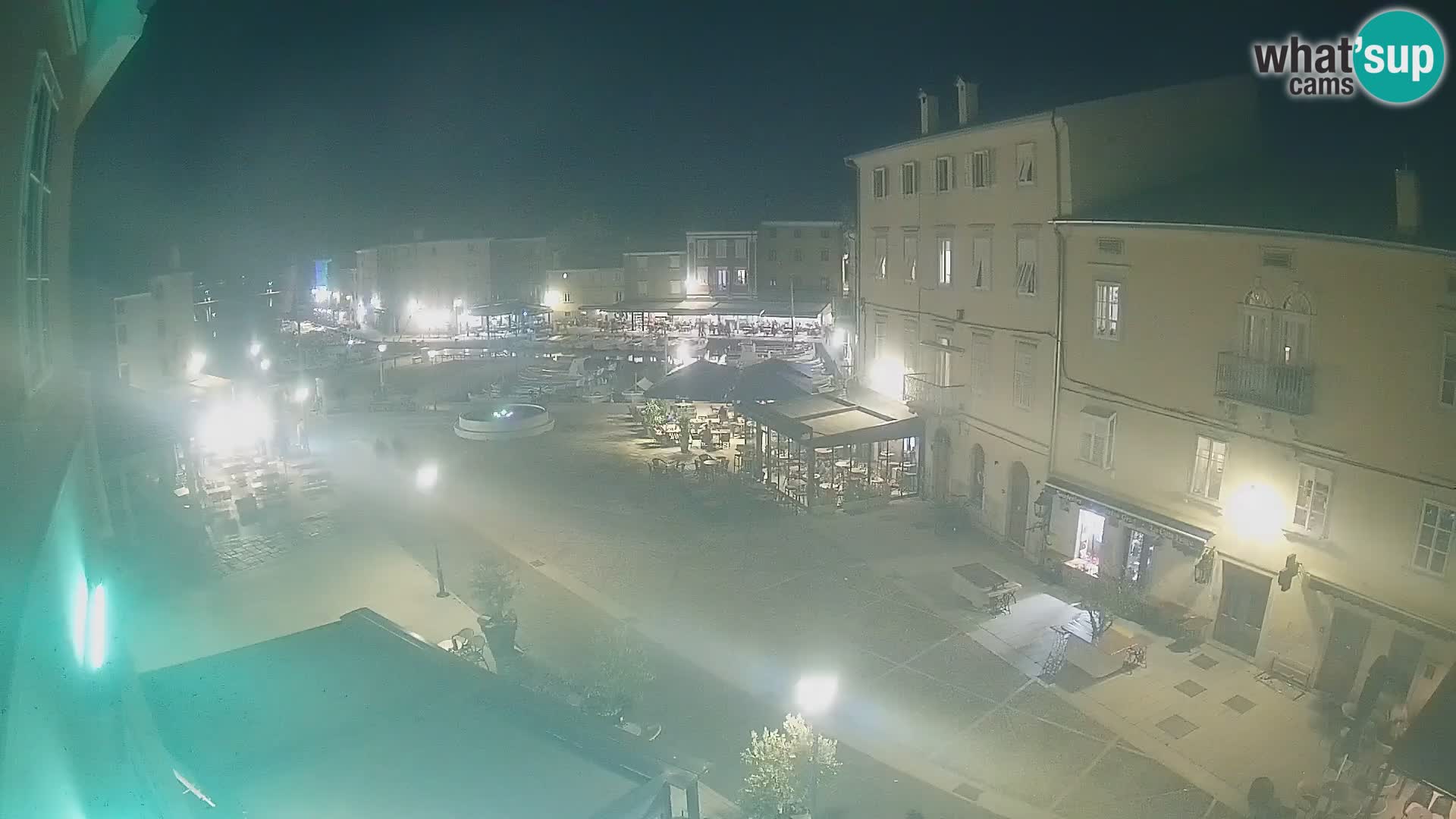 LIVE cam Cres Stadt – Hauptplatz und “mandrač” – Cres Insel – Kroatien