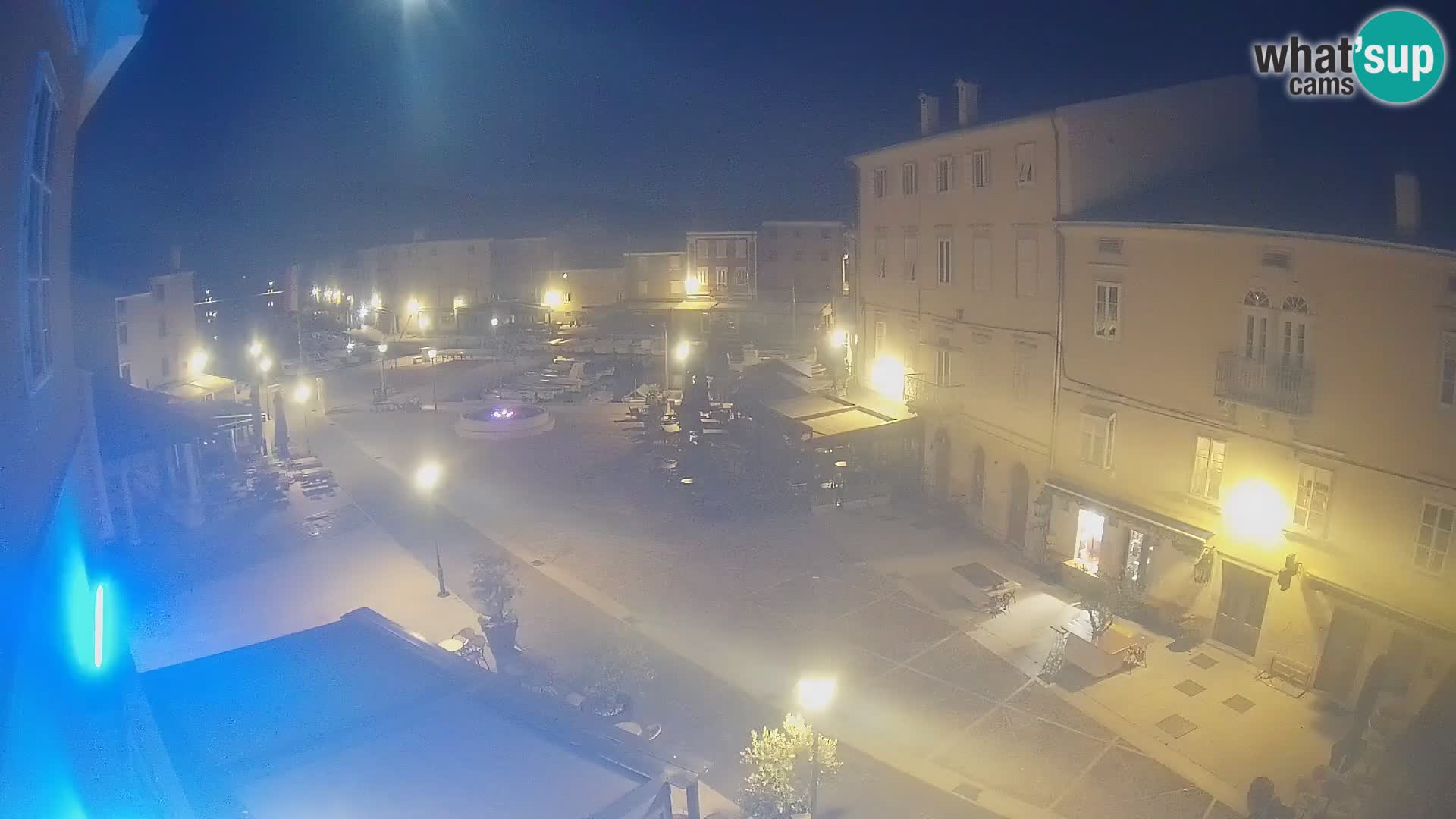 LIVE cam Cres city – place principale et “mandrač” – île de Cres – Croatie