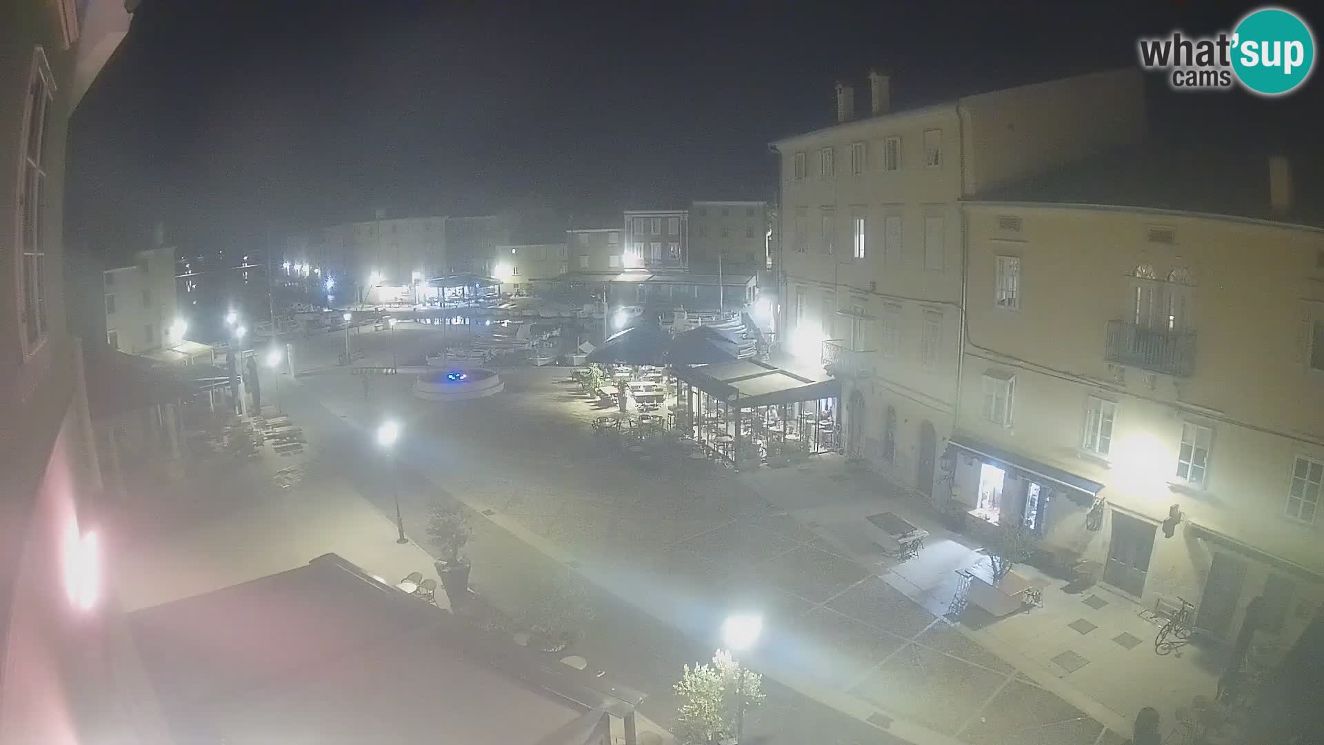 LIVE cam Cres city – place principale et “mandrač” – île de Cres – Croatie