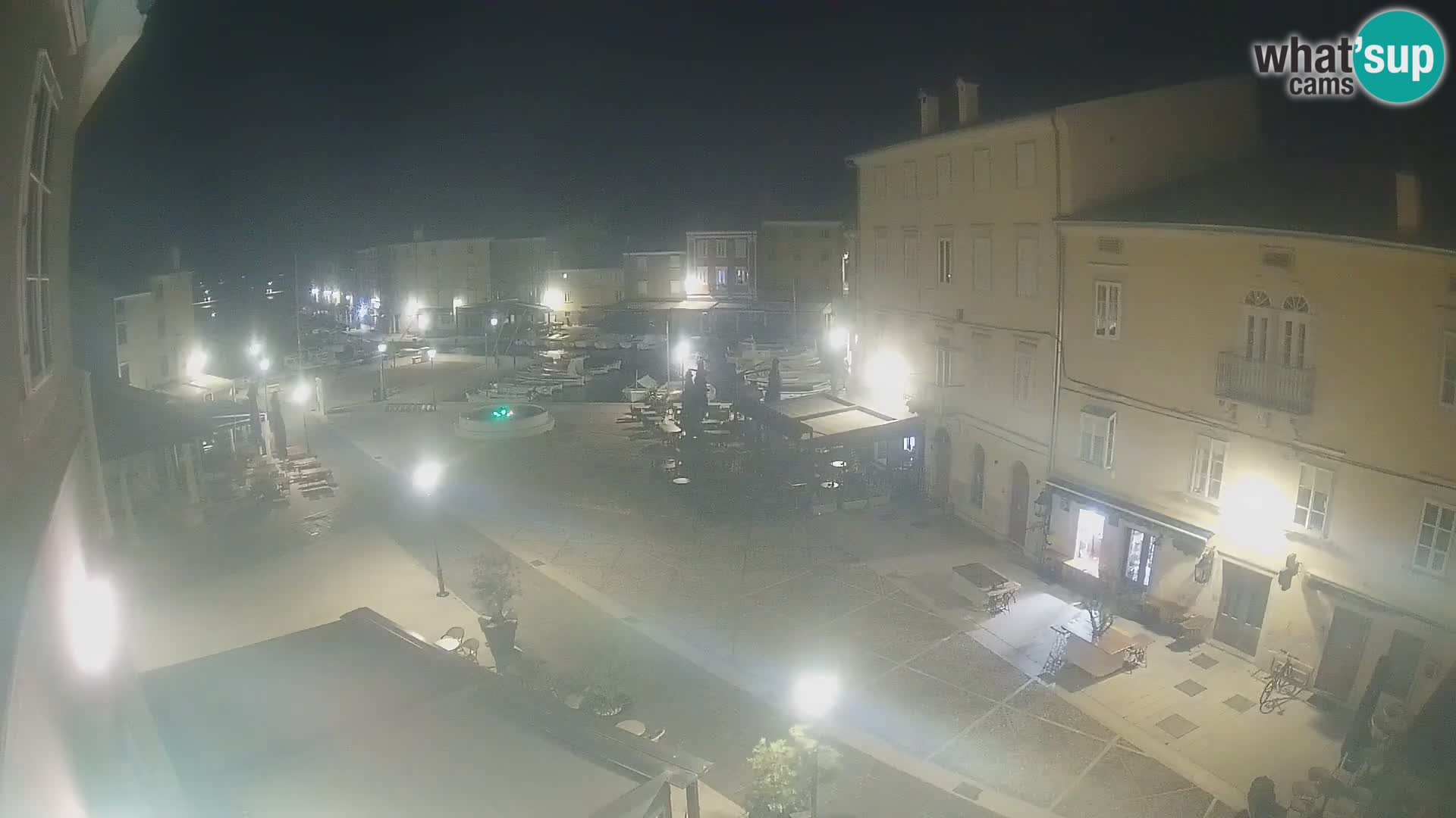 LIVE cam Cres city – place principale et “mandrač” – île de Cres – Croatie