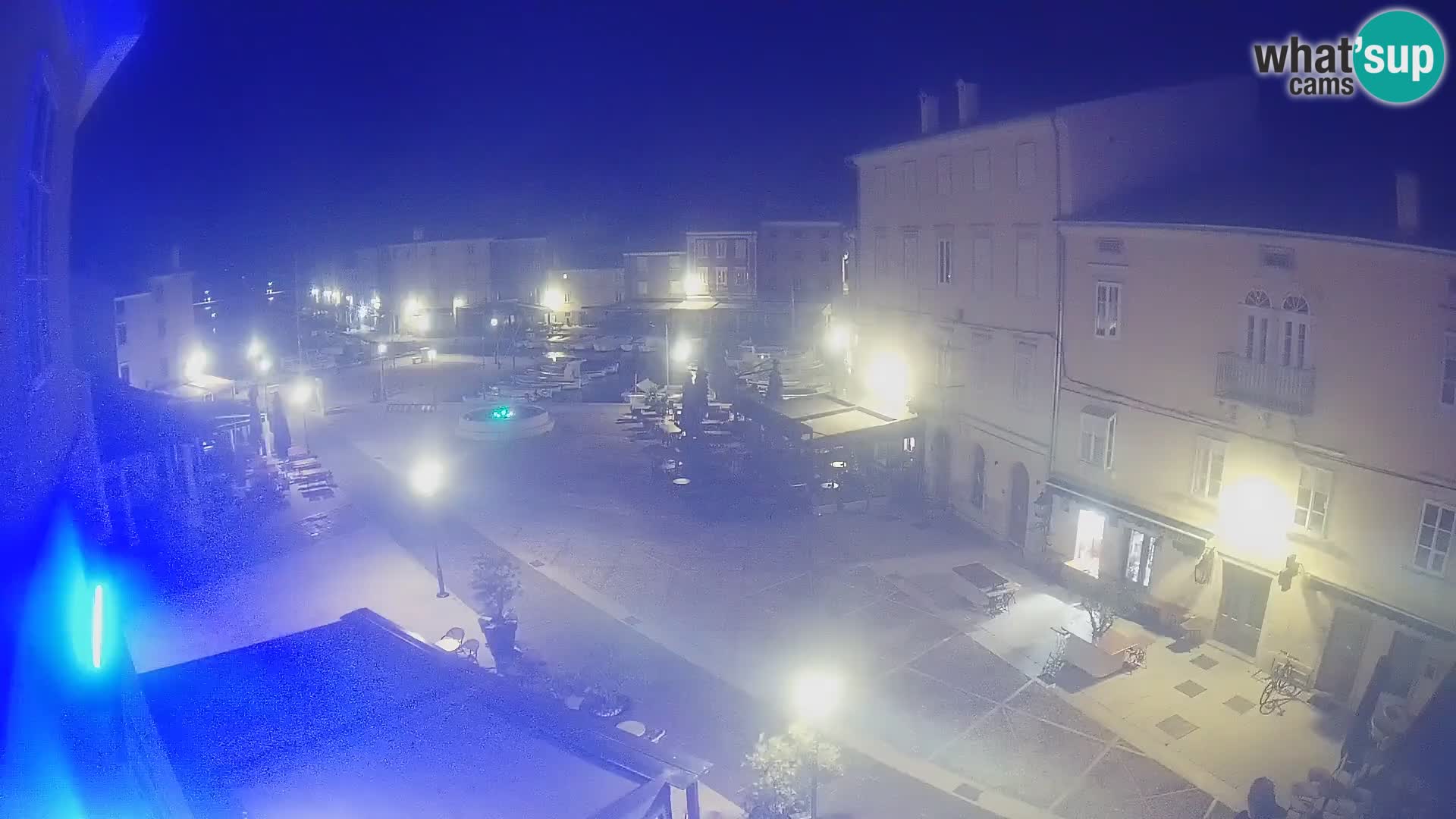 LIVE cam Cres city – place principale et “mandrač” – île de Cres – Croatie