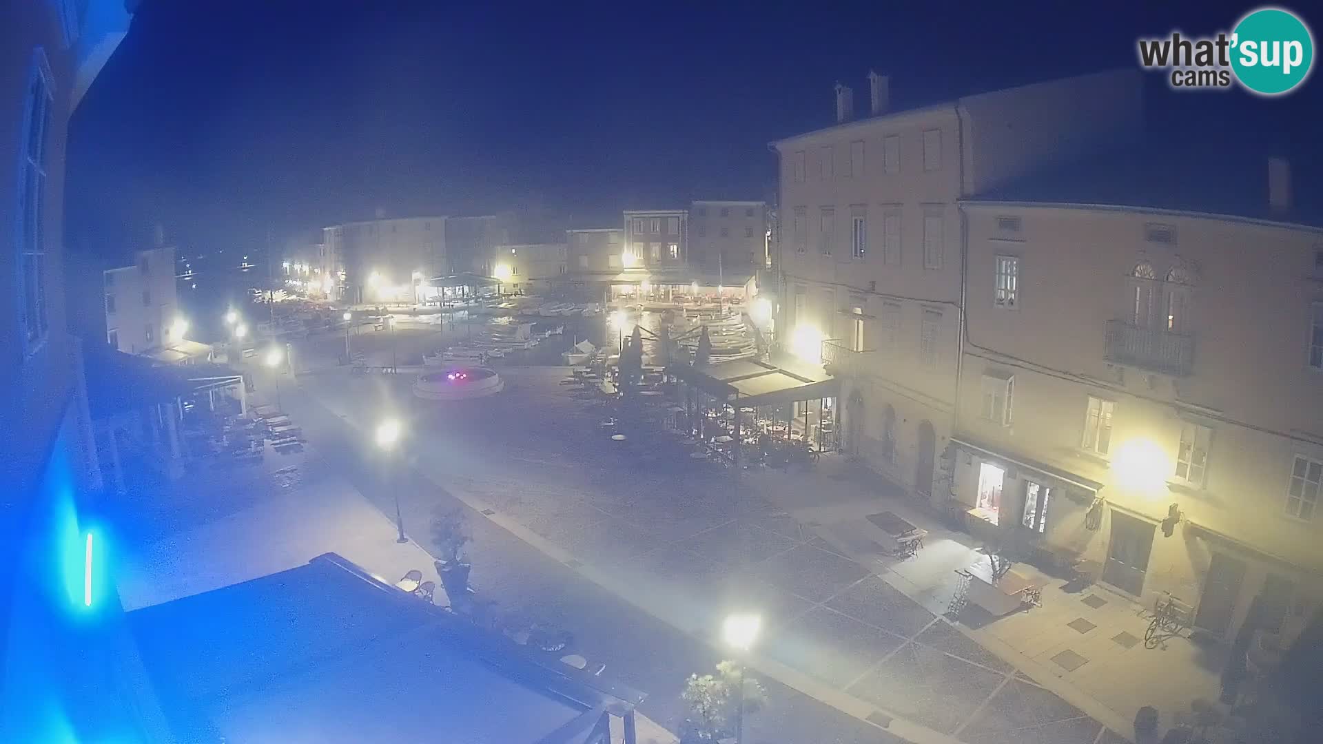LIVE cam Cres city – place principale et “mandrač” – île de Cres – Croatie